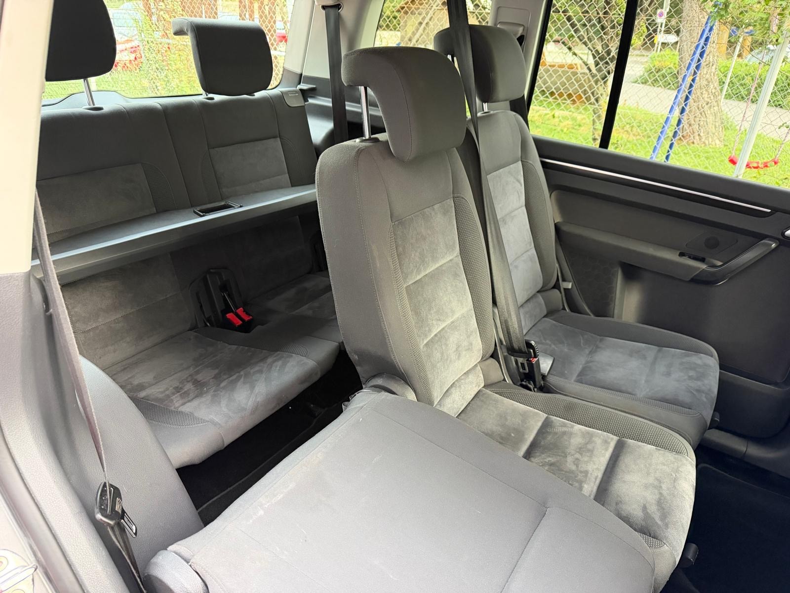 VW Touran 1.4 TSI Trendline-image-12