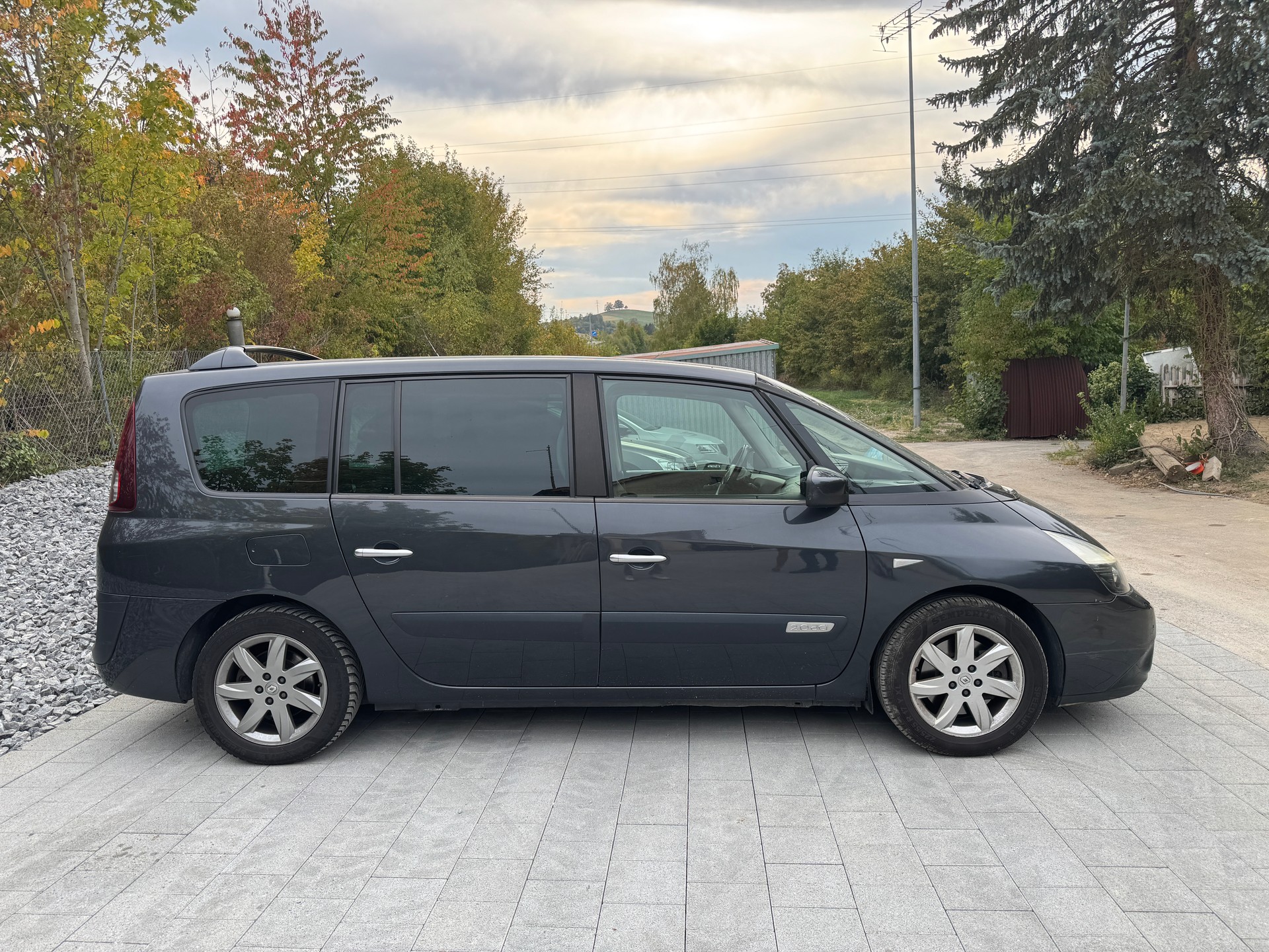RENAULT Grand Espace 2.0 dCi Dynamic Automatic **7Platz**-image-5