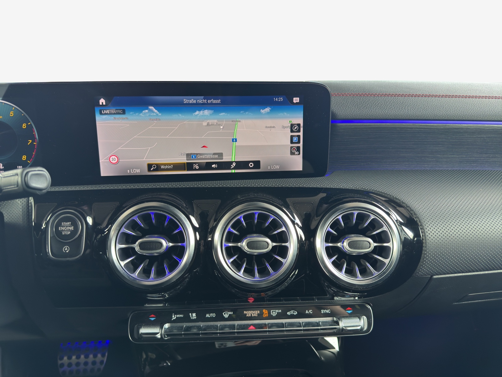 MERCEDES-BENZ CLA Shooting Brake 250 4Matic 7G-DCT AMG Line-image-10