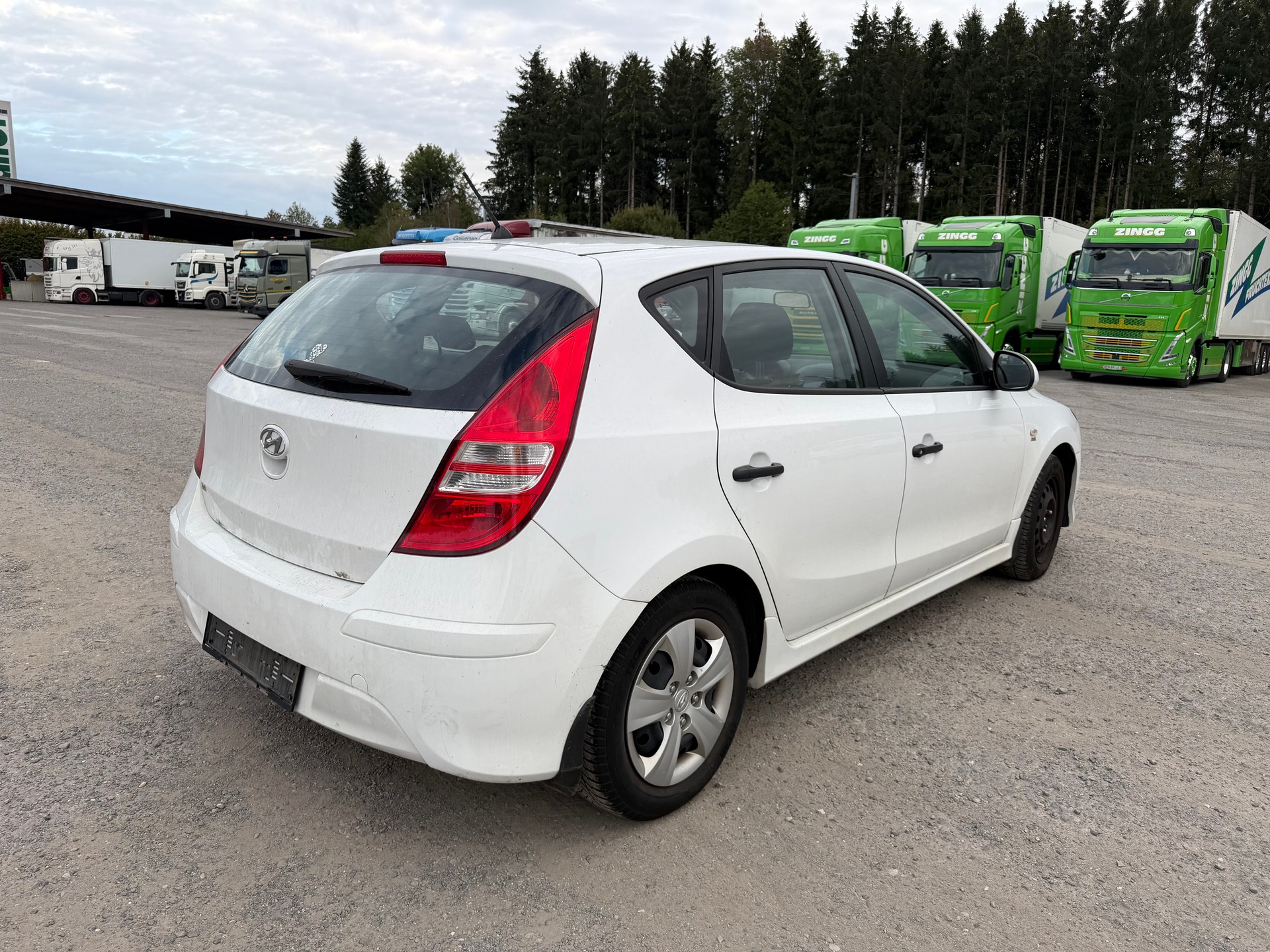 HYUNDAI i30 1.4 Comfort-image-4