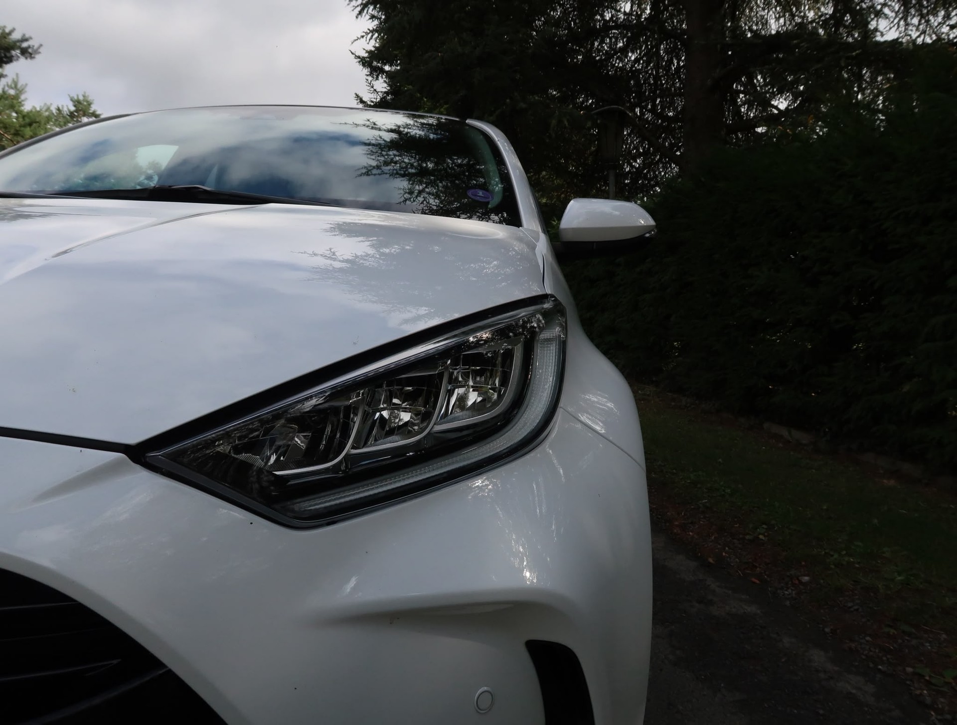 TOYOTA Yaris 1.5 Premium e-CVT-image-7