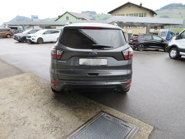 FORD Kuga 2.0 TDCi 150 ST-Line-image-2