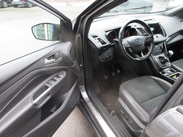 FORD Kuga 2.0 TDCi 150 ST-Line-image-9