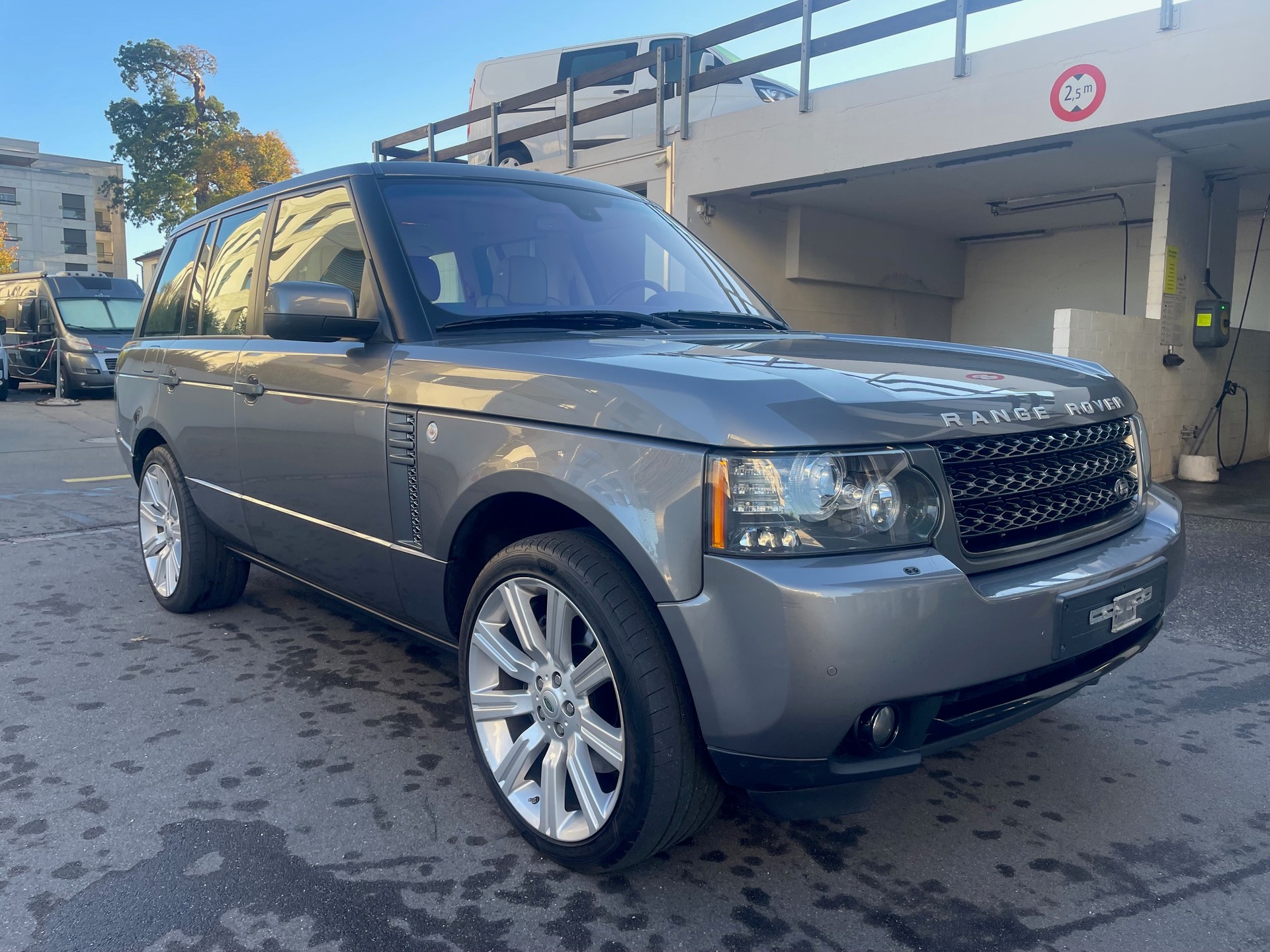 LAND ROVER Range Rover 4.4 TDV8 Vogue Automatic, 313 PS, 8 St.-Aut., *Klima-Aut., Leder, Sitzheizung-/+klimatisiert, Voll-Ausstattung-image-0