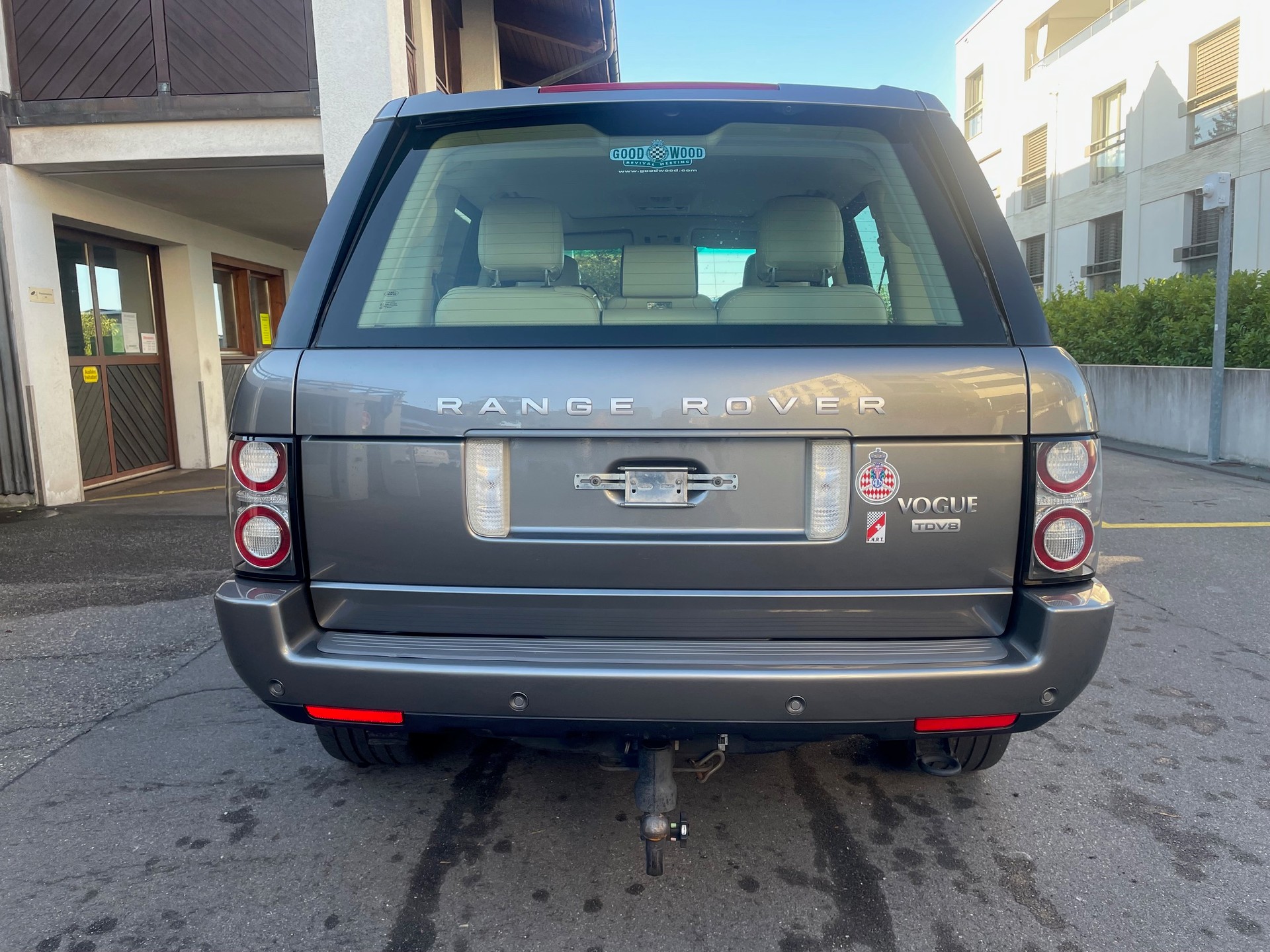 LAND ROVER Range Rover 4.4 TDV8 Vogue Automatic, 313 PS, 8 St.-Aut., *Klima-Aut., Leder, Sitzheizung-/+klimatisiert, Voll-Ausstattung-image-3