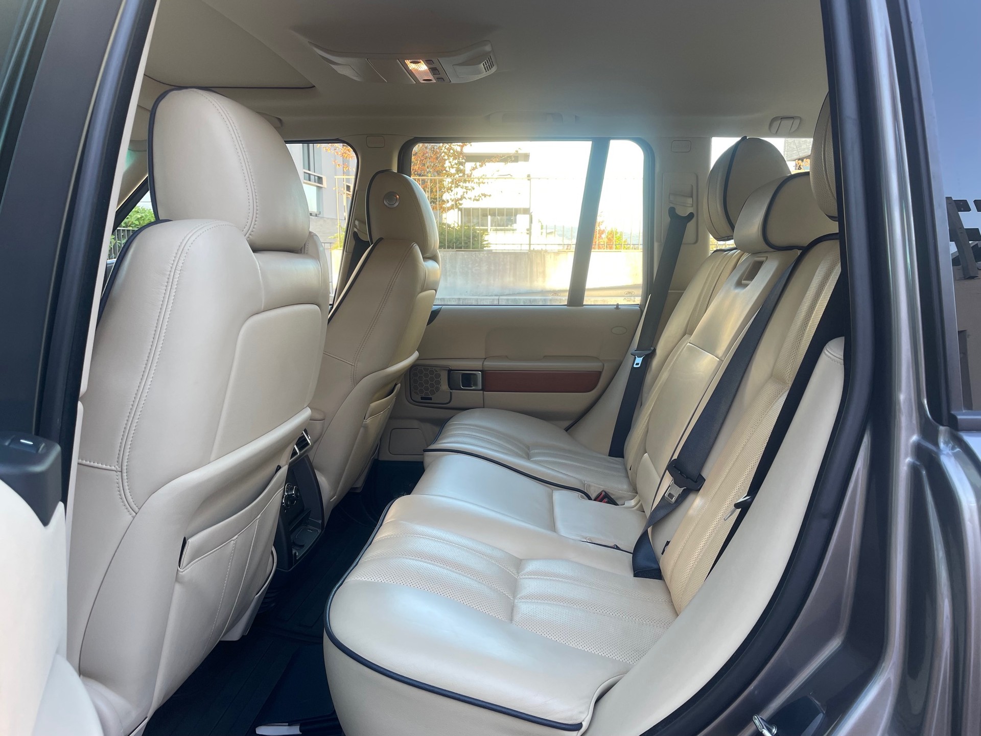 LAND ROVER Range Rover 4.4 TDV8 Vogue Automatic, 313 PS, 8 St.-Aut., *Klima-Aut., Leder, Sitzheizung-/+klimatisiert, Voll-Ausstattung-image-10