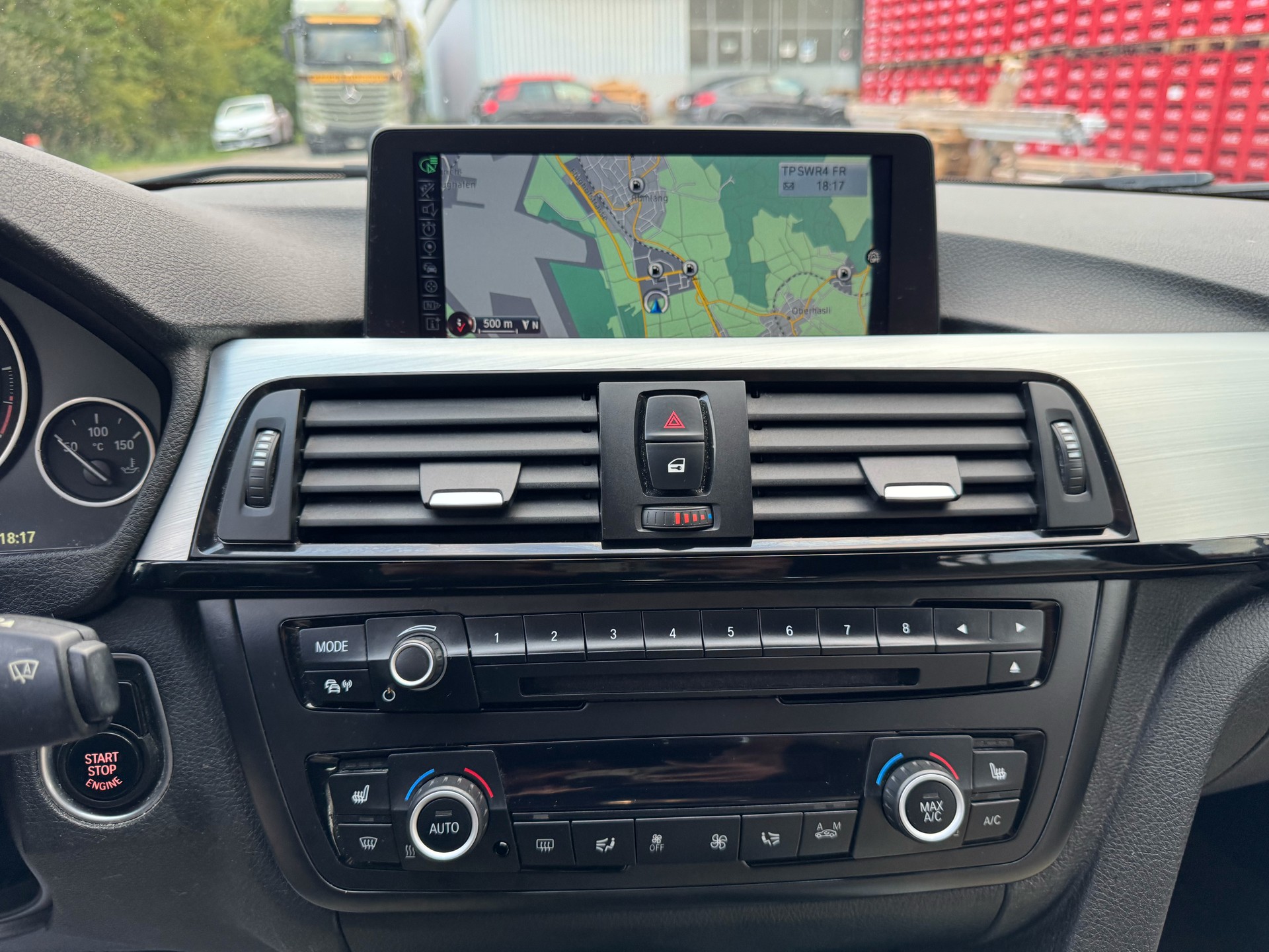 BMW 320d xDrive Touring Luxury Line-image-22