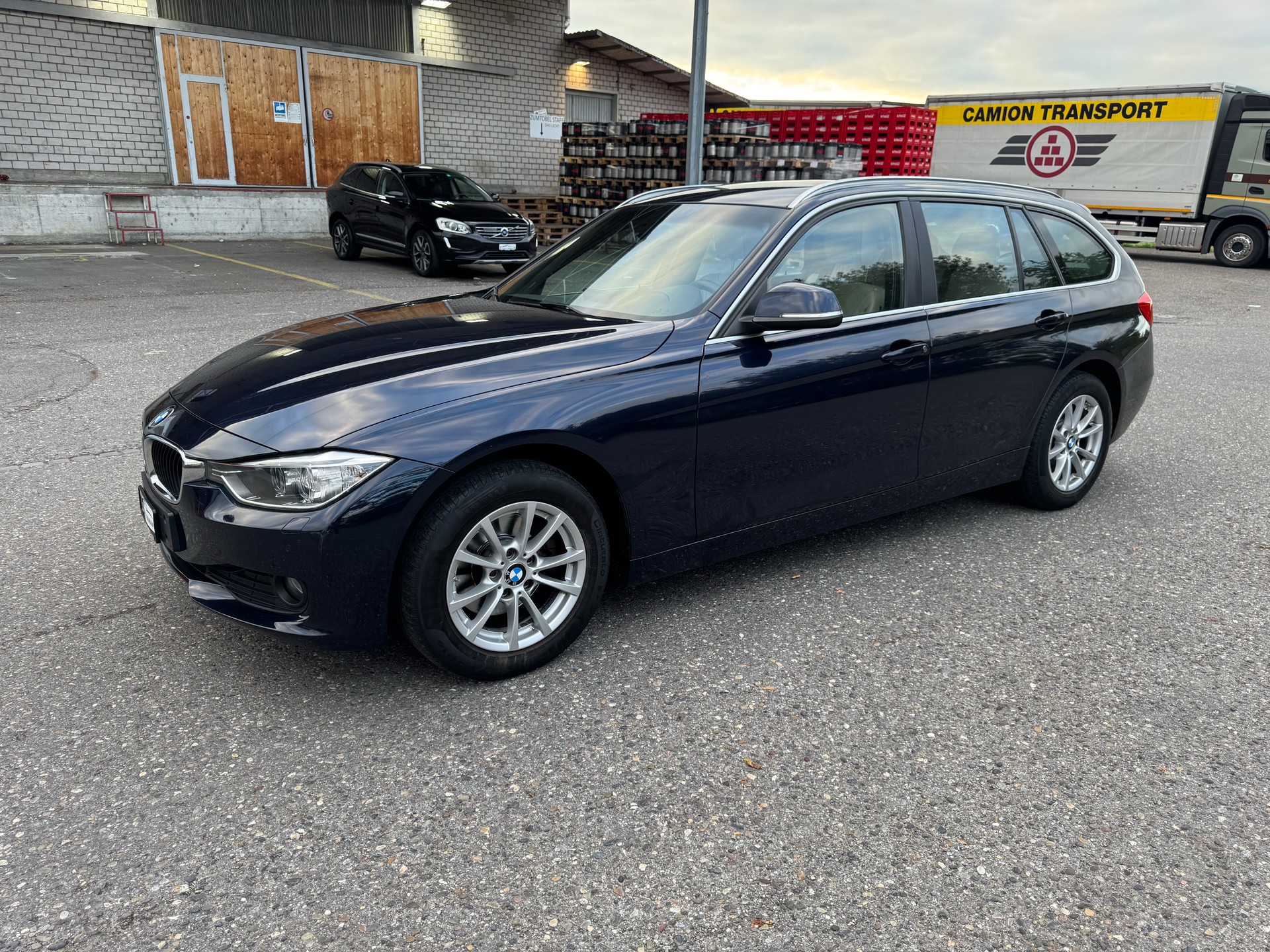 BMW 320d xDrive Touring Luxury Line-image-2