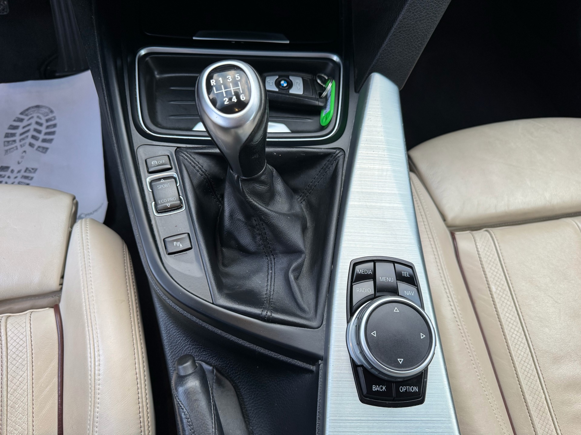 BMW 320d xDrive Touring Luxury Line-image-20
