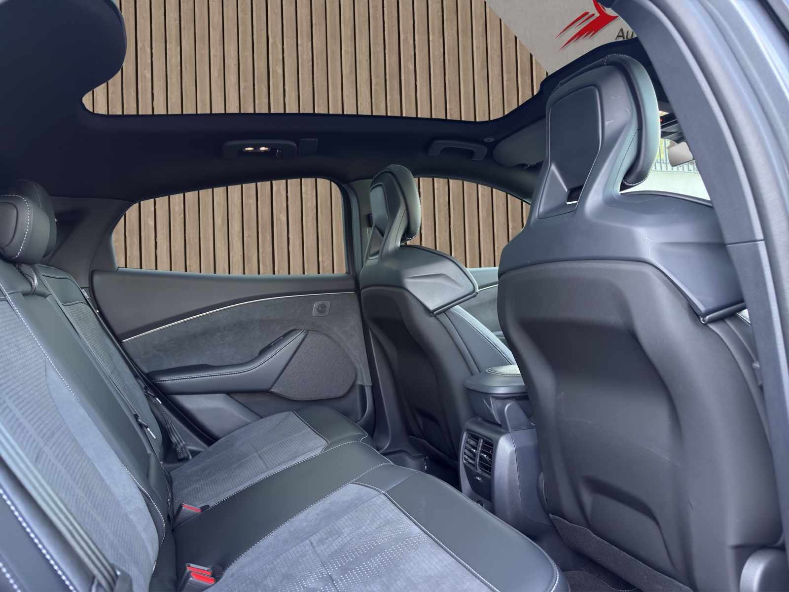 FORD Mustang MACH-E GT AWD 91 kWh / mit laufender Werksgarantie / SOH 98%!!-image-14