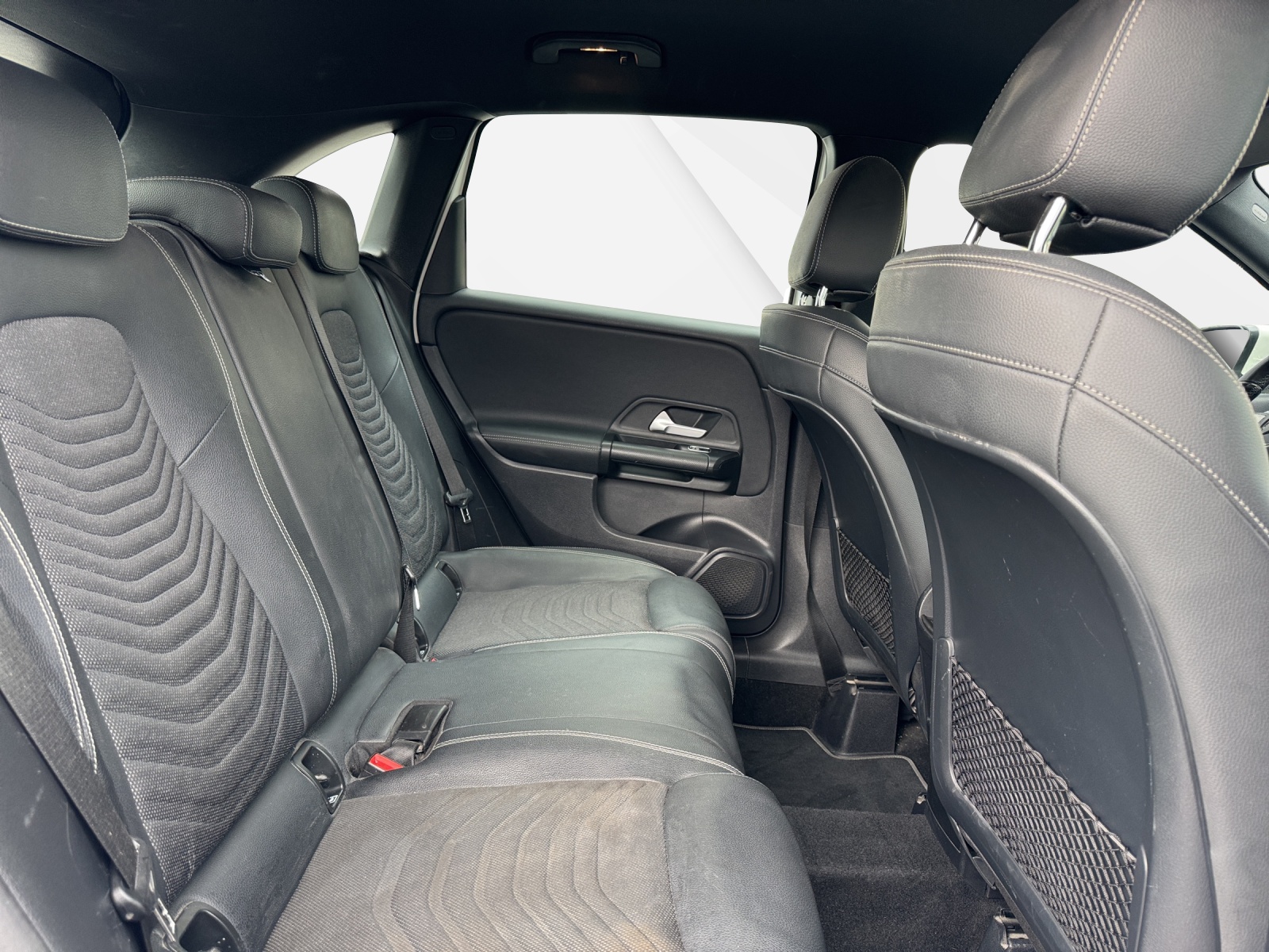 MERCEDES-BENZ B 180 SE Line 7G-DCT-image-14