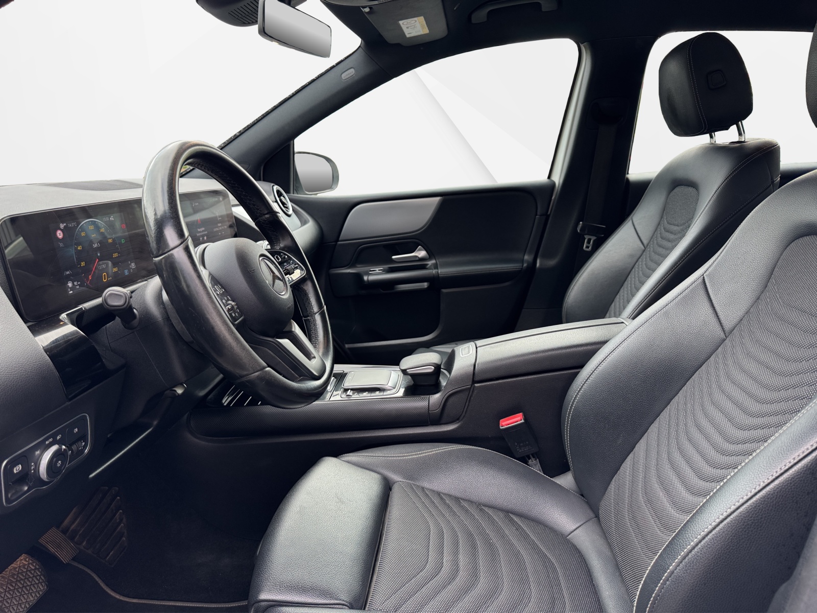 MERCEDES-BENZ B 180 SE Line 7G-DCT-image-8