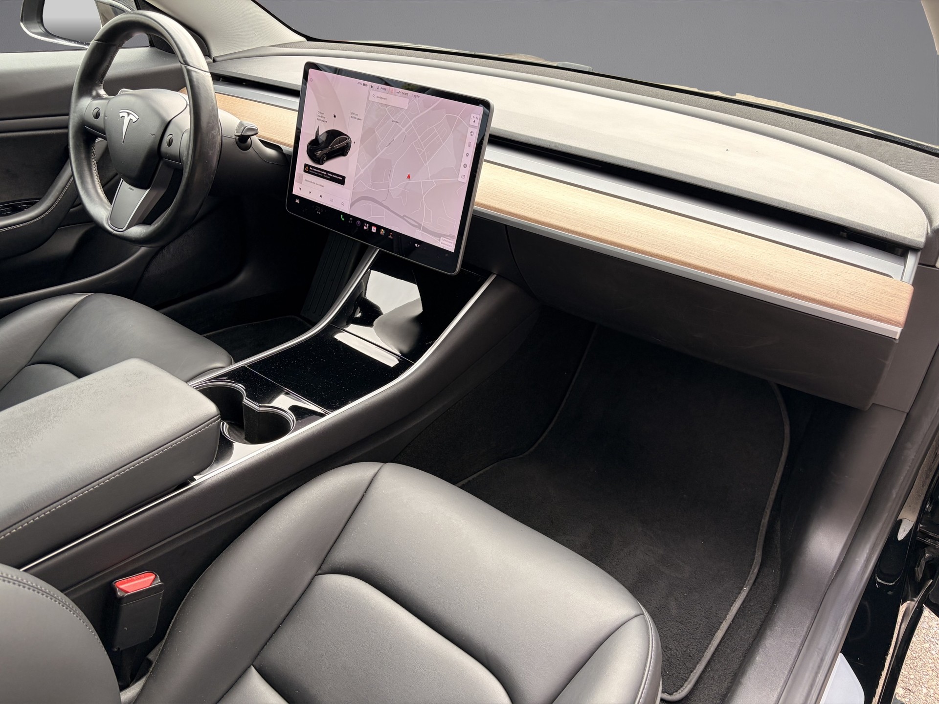 TESLA Model 3 Long Range Dual Motor AWD (CH-Fahrzeug)-image-8
