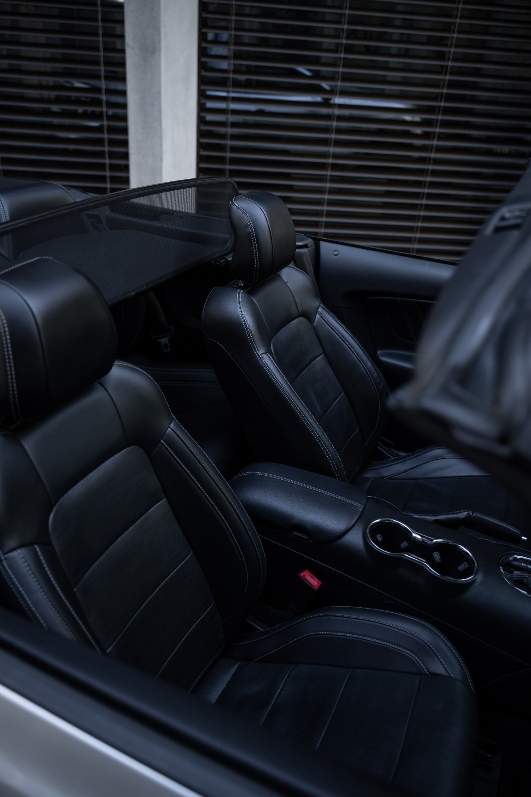 FORD Mustang Convertible 5.0 V8 GT Automat-image-13