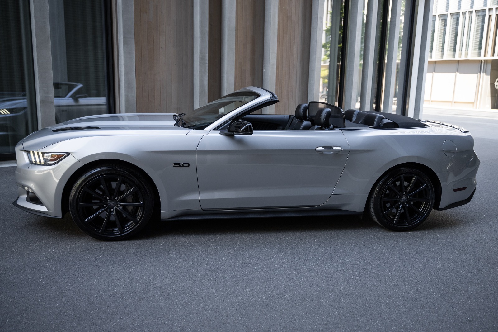 FORD Mustang Convertible 5.0 V8 GT Automat-image-6