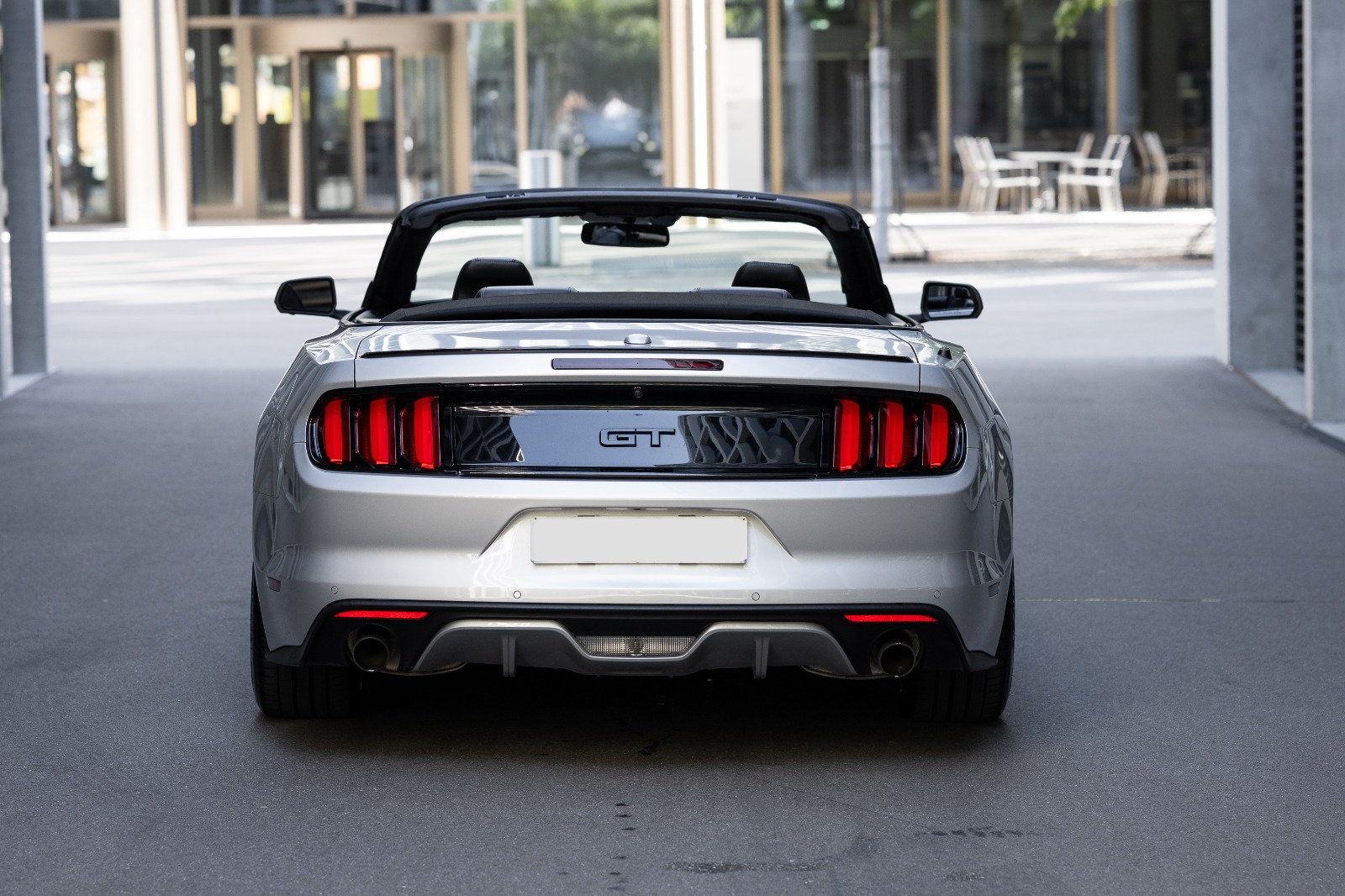 FORD Mustang Convertible 5.0 V8 GT Automat-image-9
