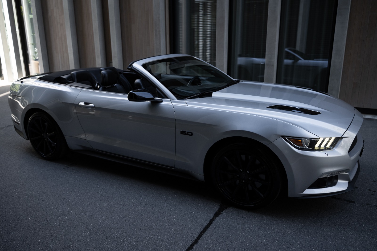 FORD Mustang Convertible 5.0 V8 GT Automat-image-10