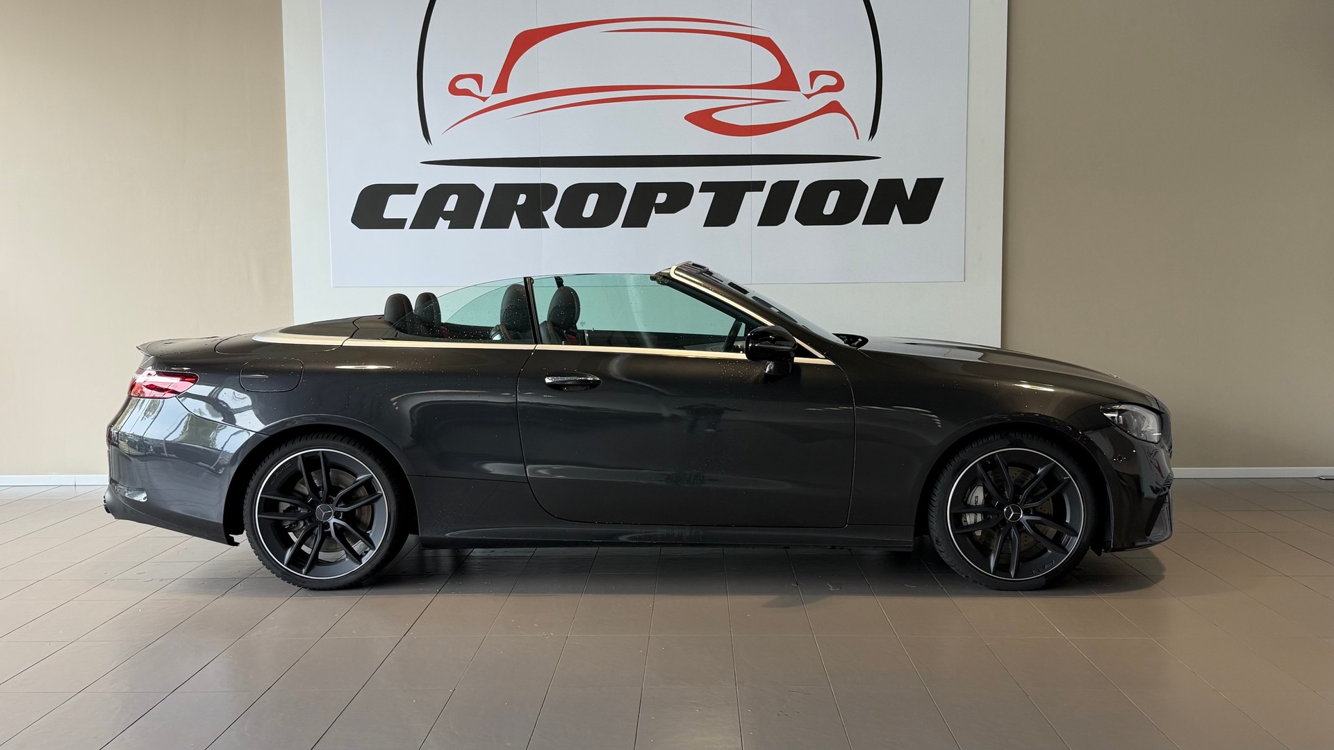 MERCEDES-BENZ E 53 Cabriolet AMG 4 Matic+ 9G-Speedshift TCT-image-2