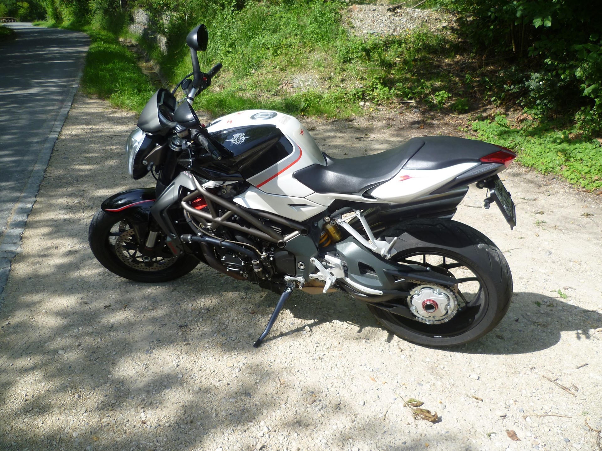 MV AGUSTA B4 Brutale 1090 RR-image-1