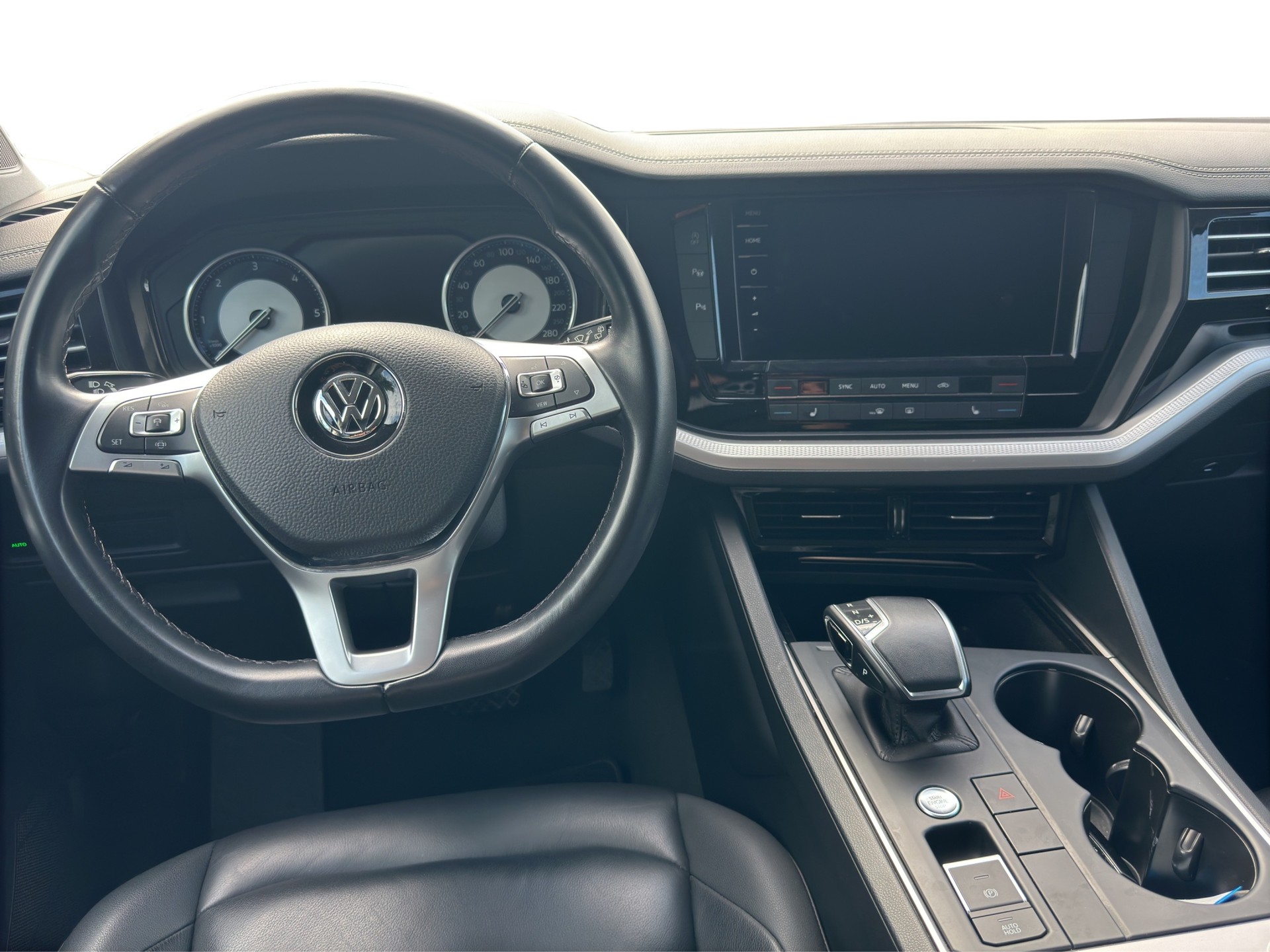 VW Touareg 3.0 TDI Tiptronic mit El-AHK-image-10