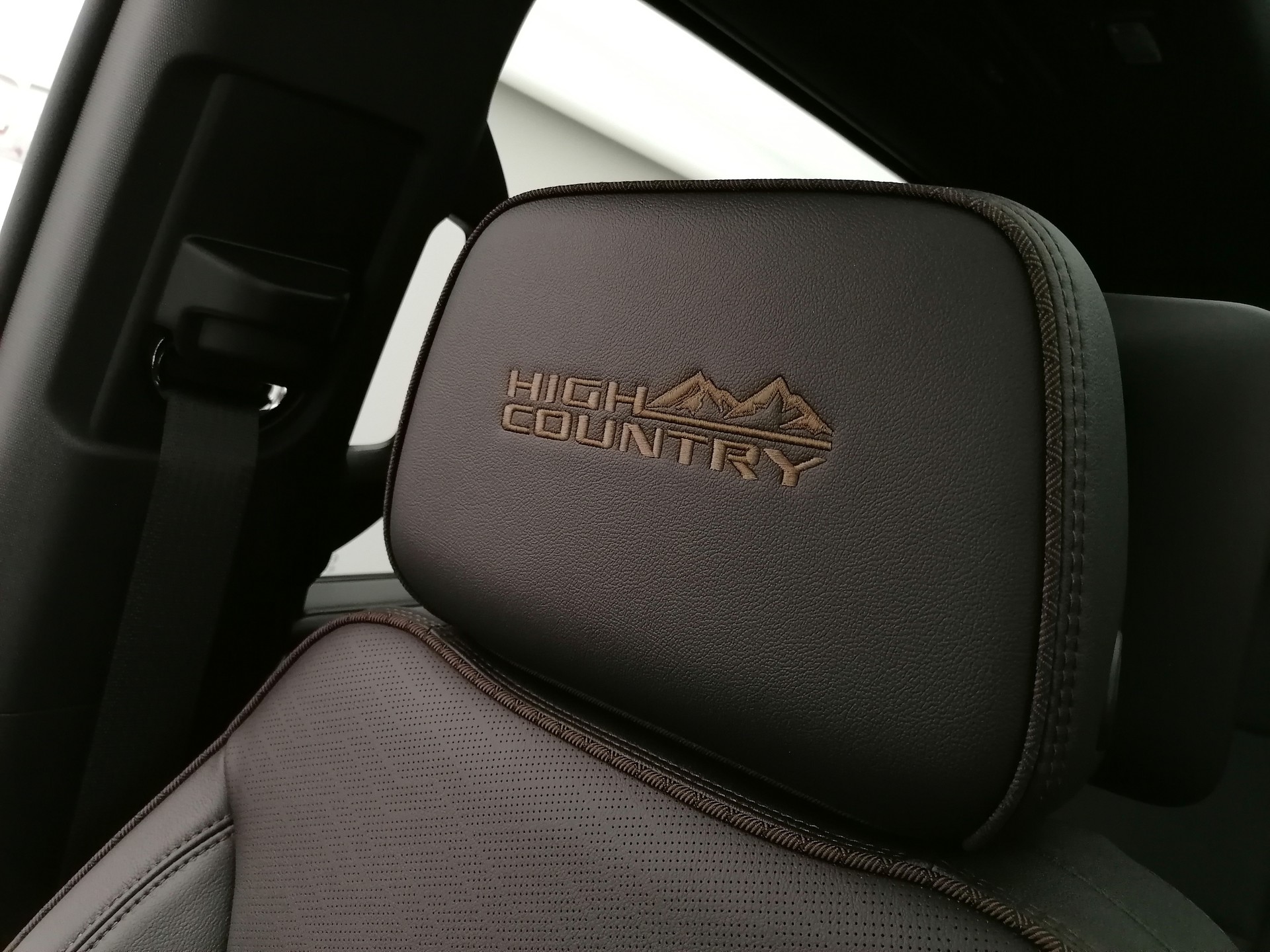 CHEVROLET Tahoe 6.2 AWD High Country-image-12