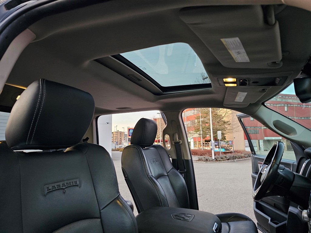 DODGE 1500 3.0 Ecodiesel CrewCab Laramie 4x4-image-16
