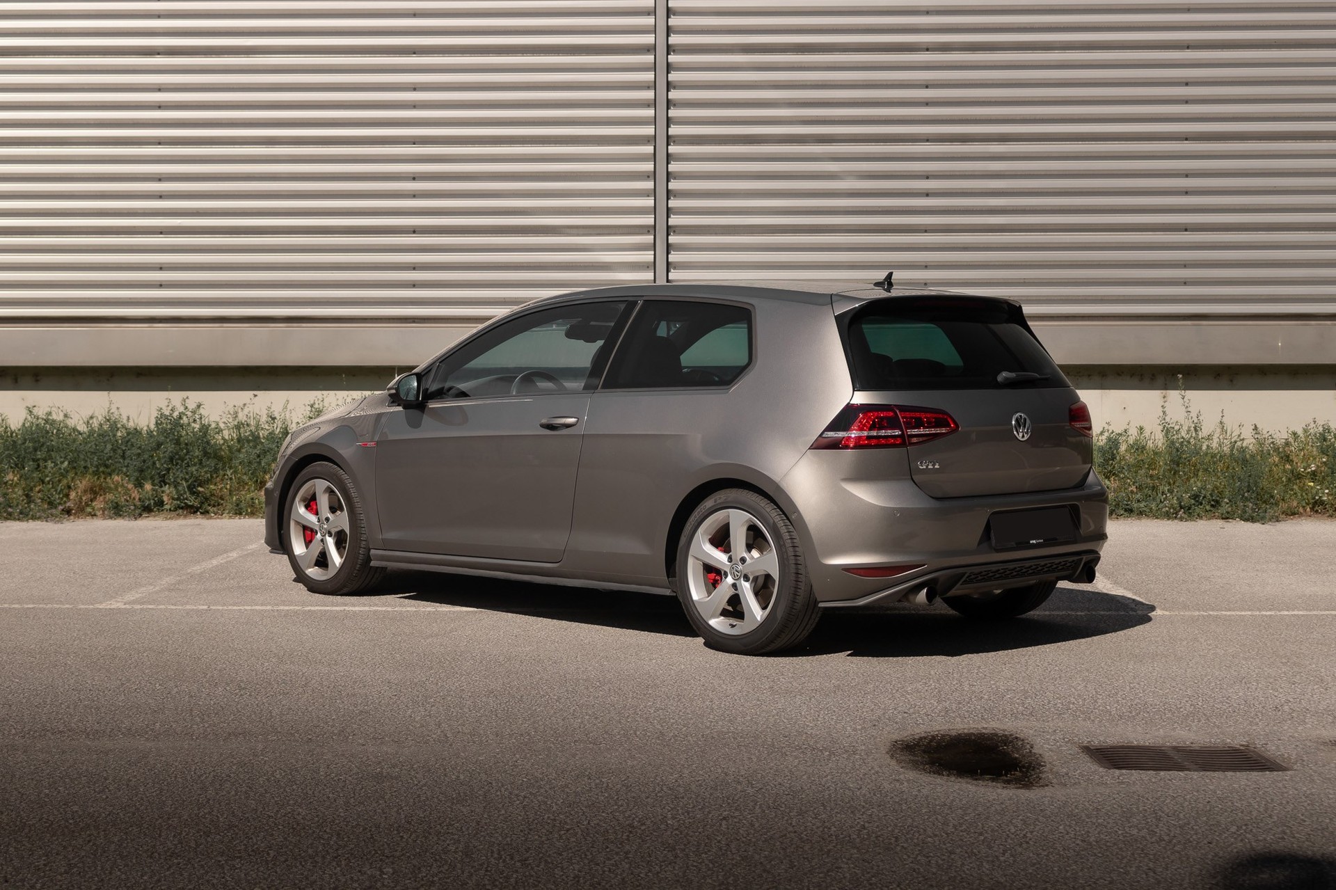VW Golf 2.0 TSI GTI Performance DSG-image-2