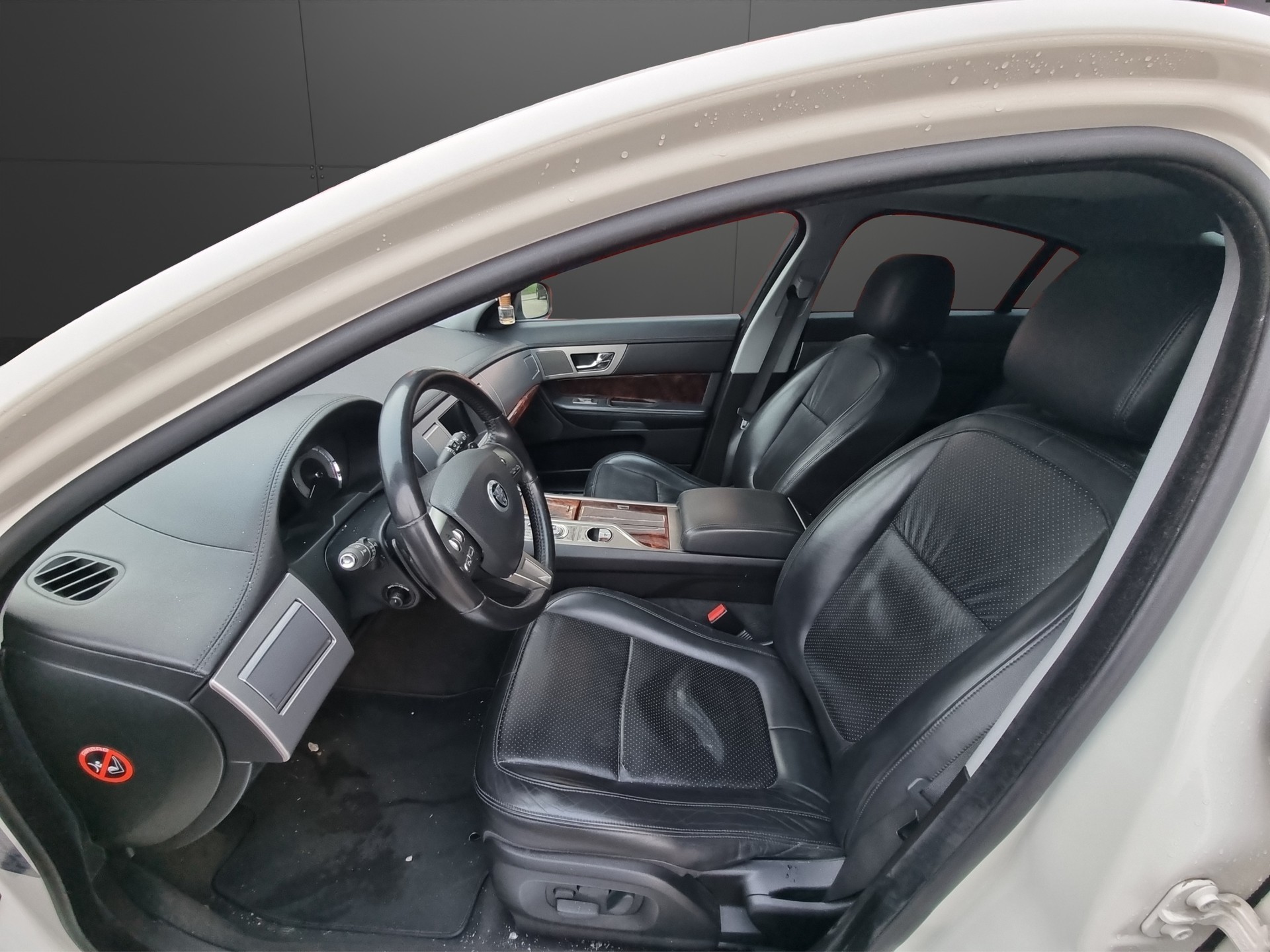 JAGUAR XF 4.2 V8 S/C-image-9