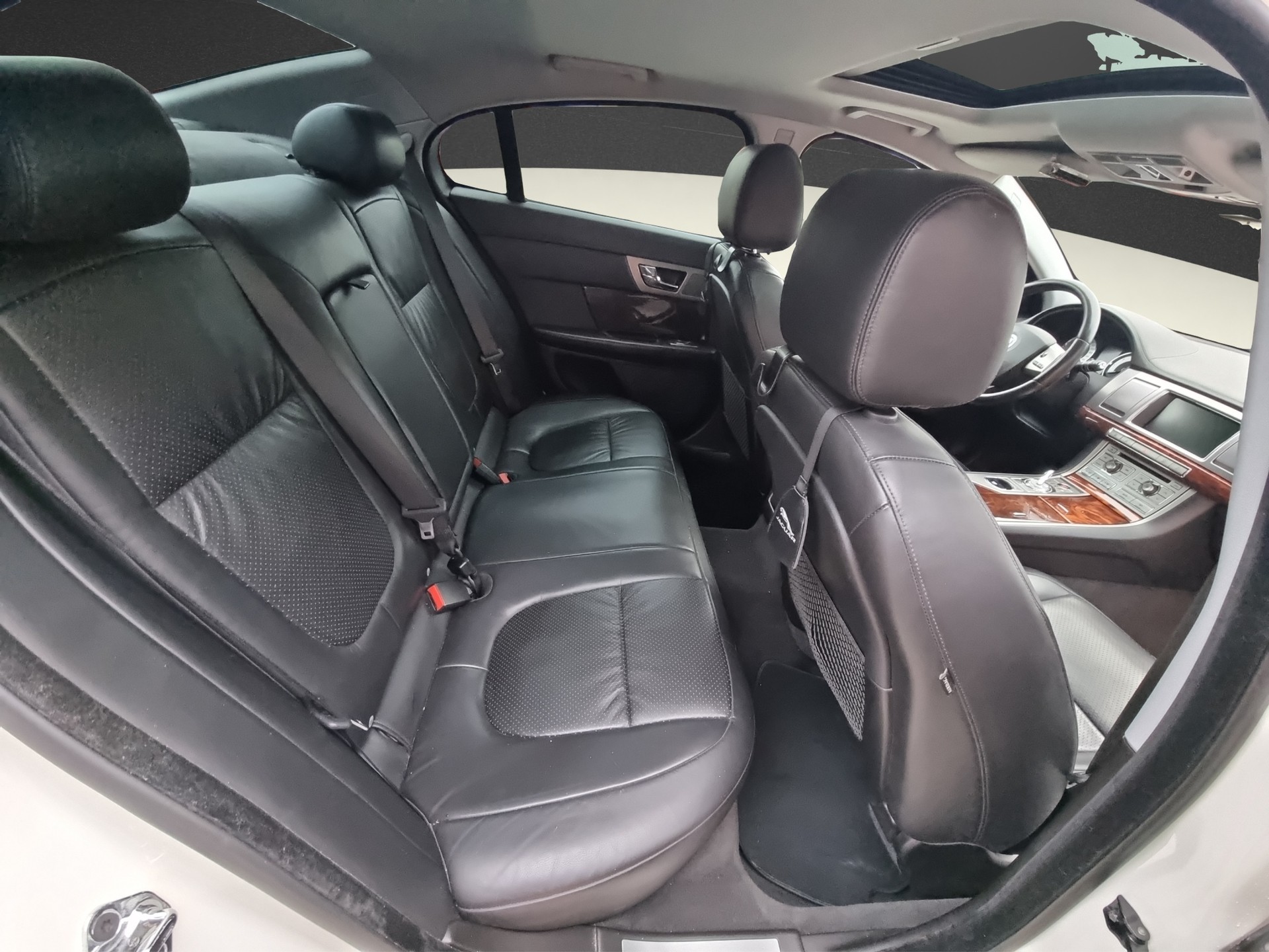 JAGUAR XF 4.2 V8 S/C-image-15