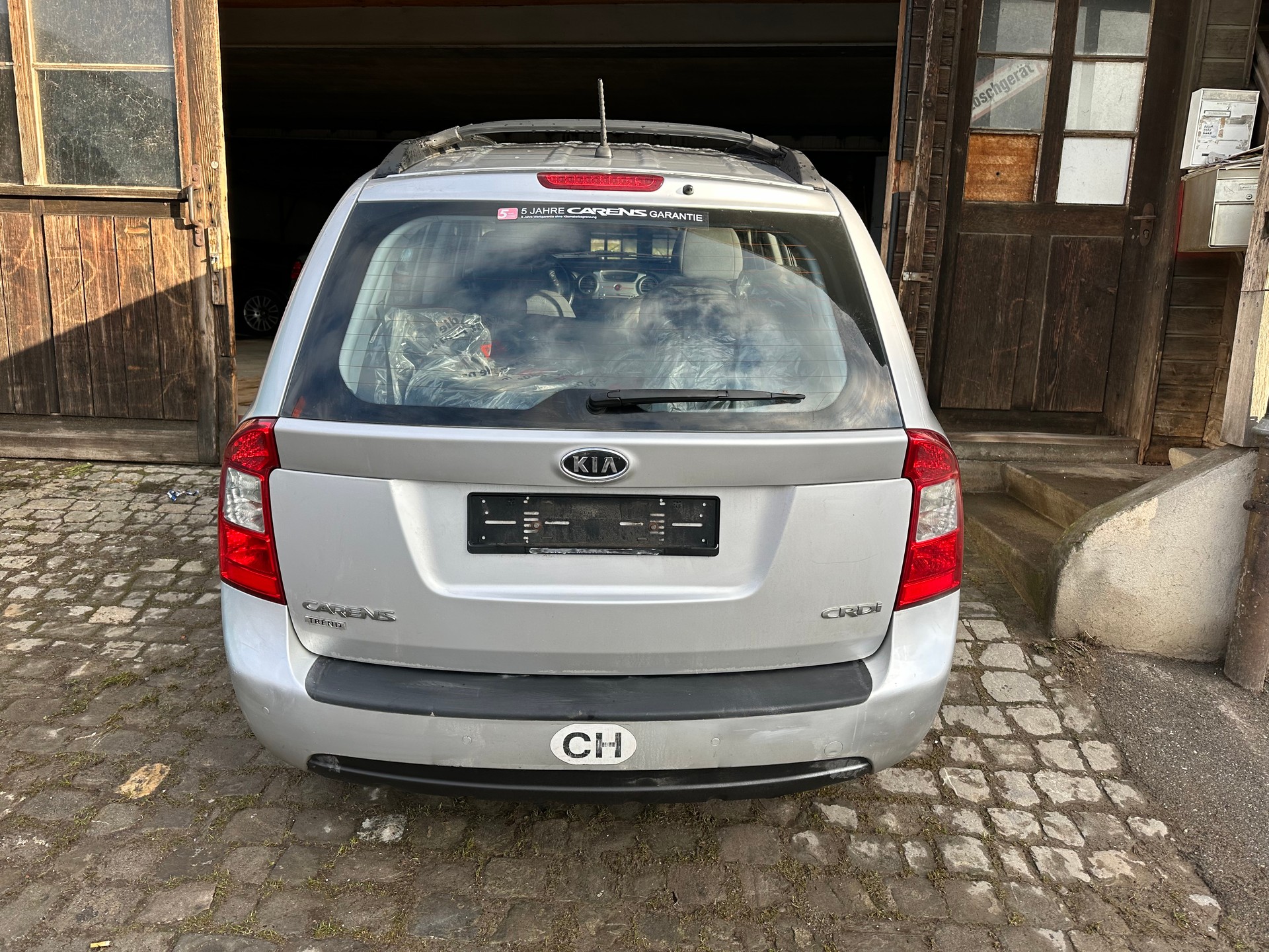 KIA Carens 2.0 CRDi Trend-image-3