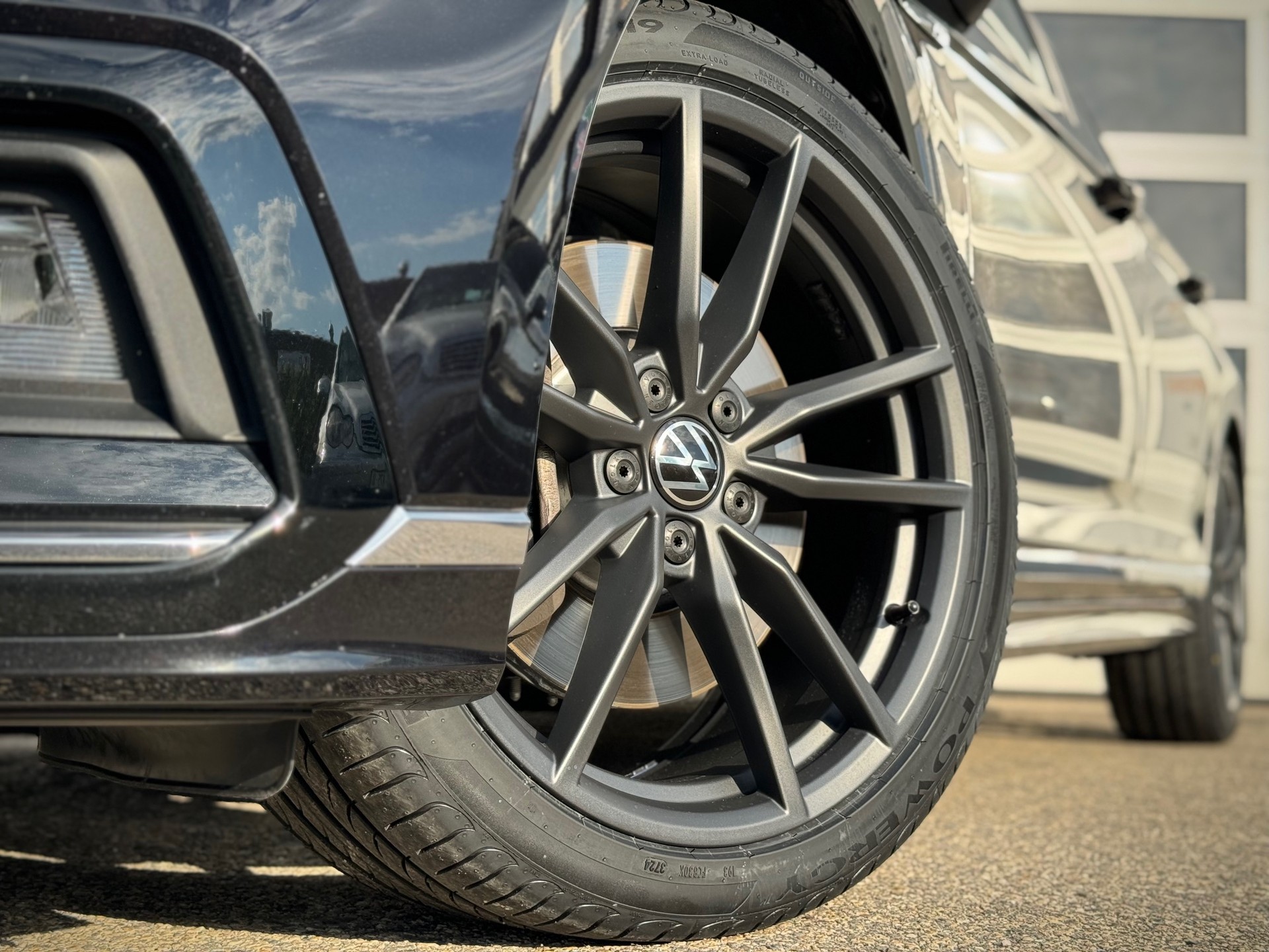 VW Passat Variant 2.0 TSI Elegance R-Line 4Motion DSG - Véhicule Suisse (CH)-image-2