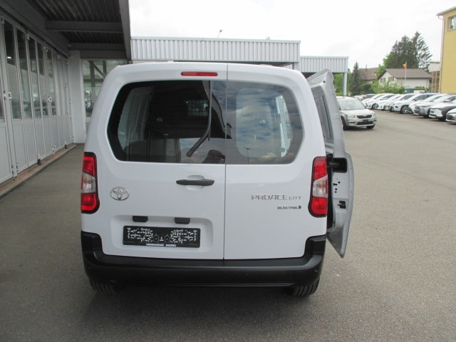 TOYOTA Proace City Van EV 50 kWh Active Medium-image-3