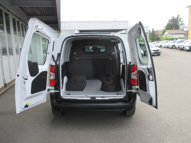 TOYOTA Proace City Van EV 50 kWh Active Medium-image-4