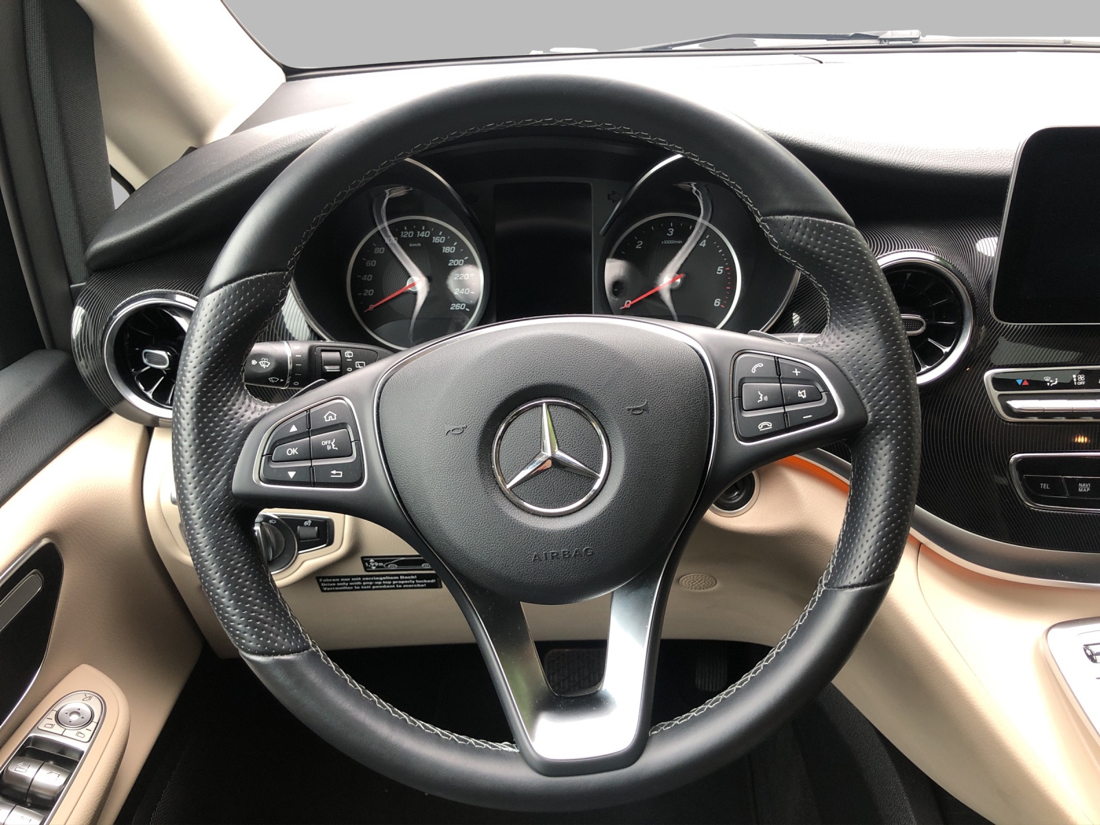 MERCEDES-BENZ Marco Polo 250 d 4M Automat-image-11
