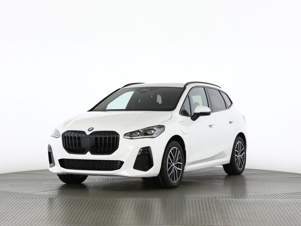 BMW 230e xDrive Active Tourer-image-0