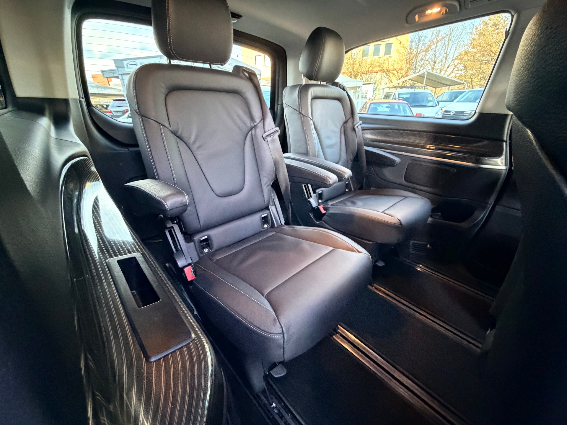 MERCEDES-BENZ V 300 d lang Avantgarde 4Matic 9G-Tronic-image-10