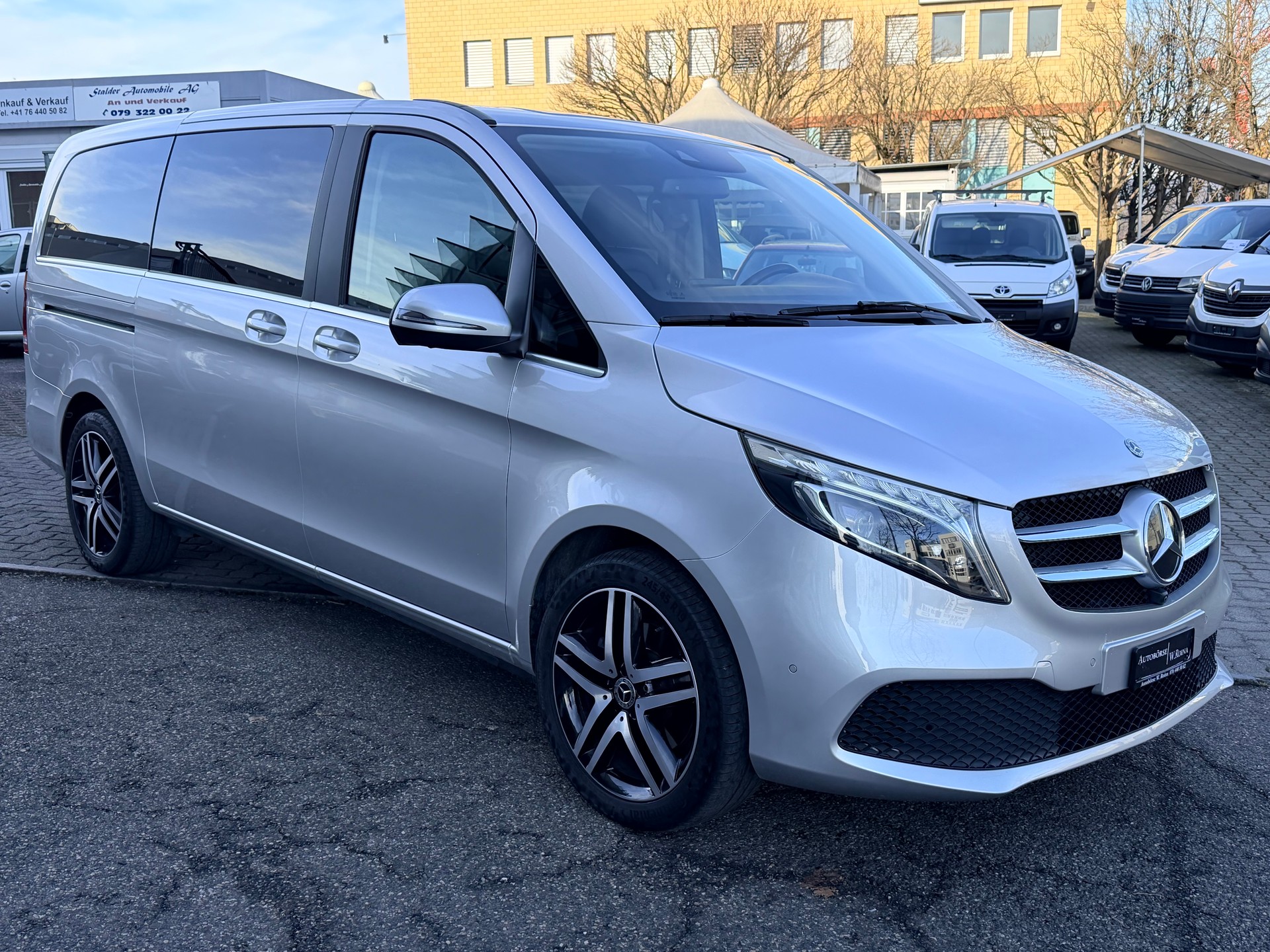 MERCEDES-BENZ V 300 d lang Avantgarde 4Matic 9G-Tronic-image-0