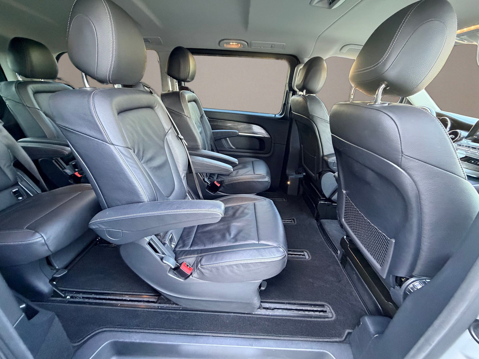 MERCEDES-BENZ V 300 d lang Avantgarde 4Matic 9G-Tronic-image-9