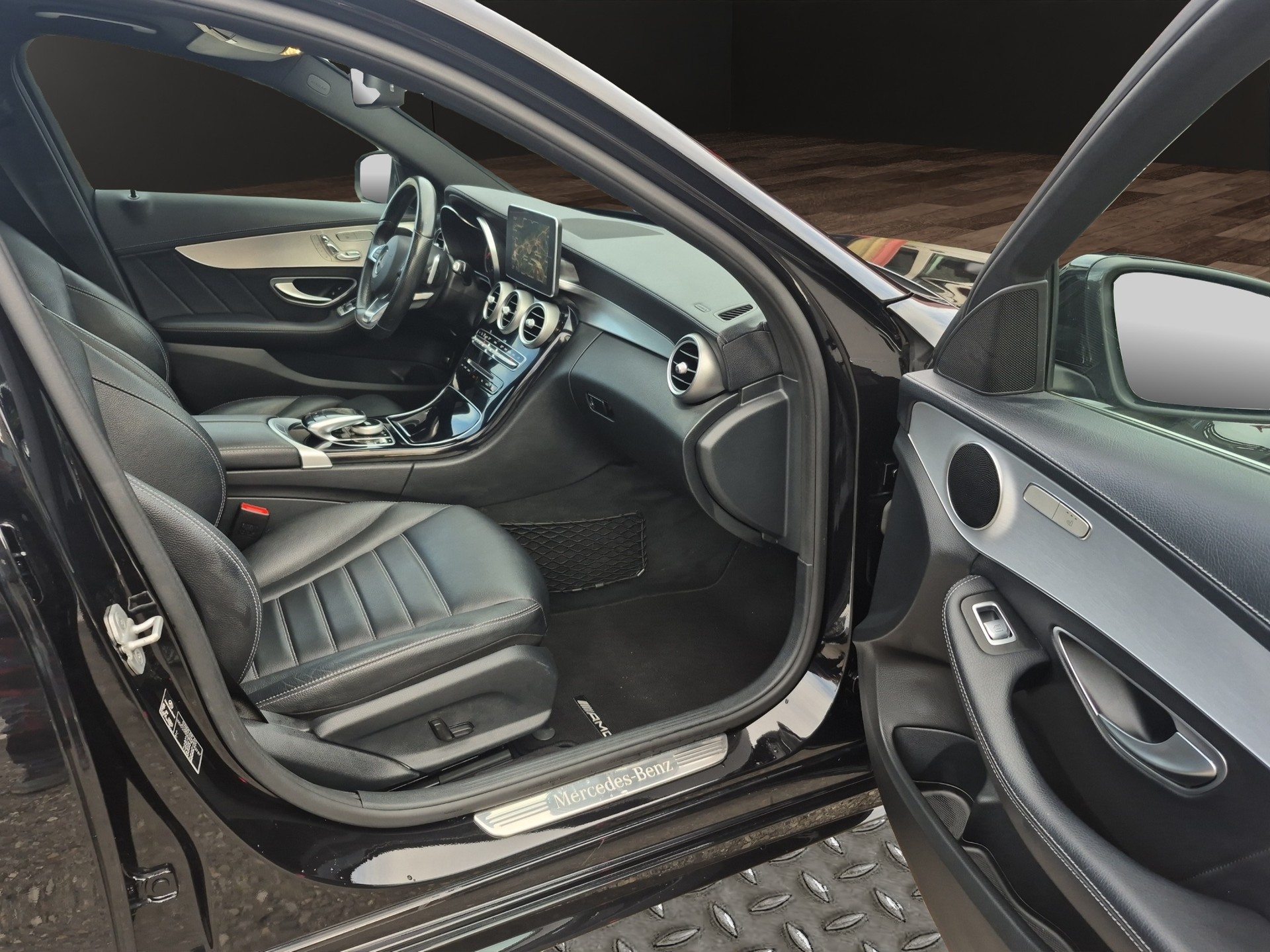 MERCEDES-BENZ C 250 BlueTEC AMG Line 7G-Tronic-image-14