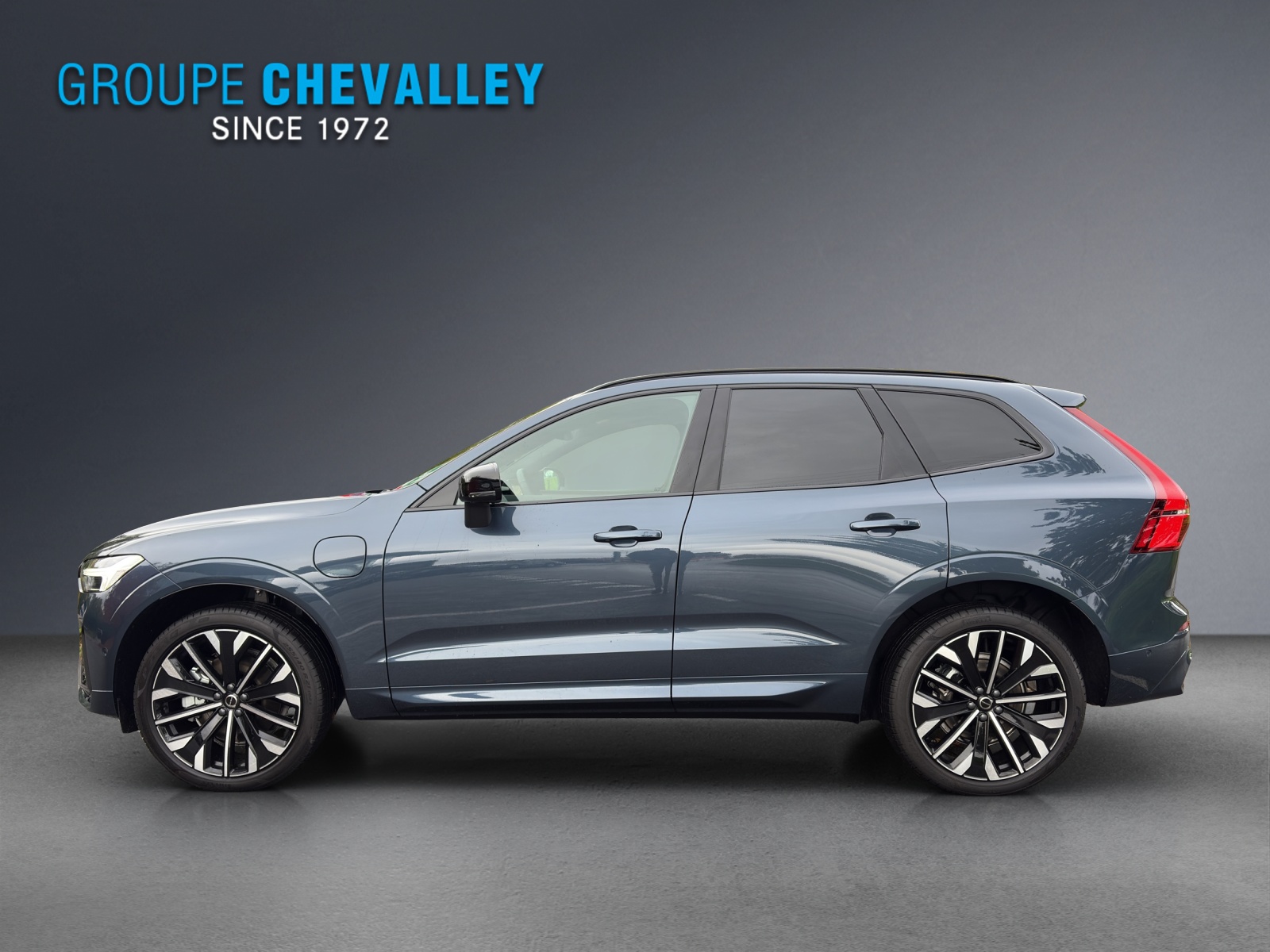 VOLVO XC60 T6 eAWD PluginHybrid Ultra Dark Geartronic-image-1