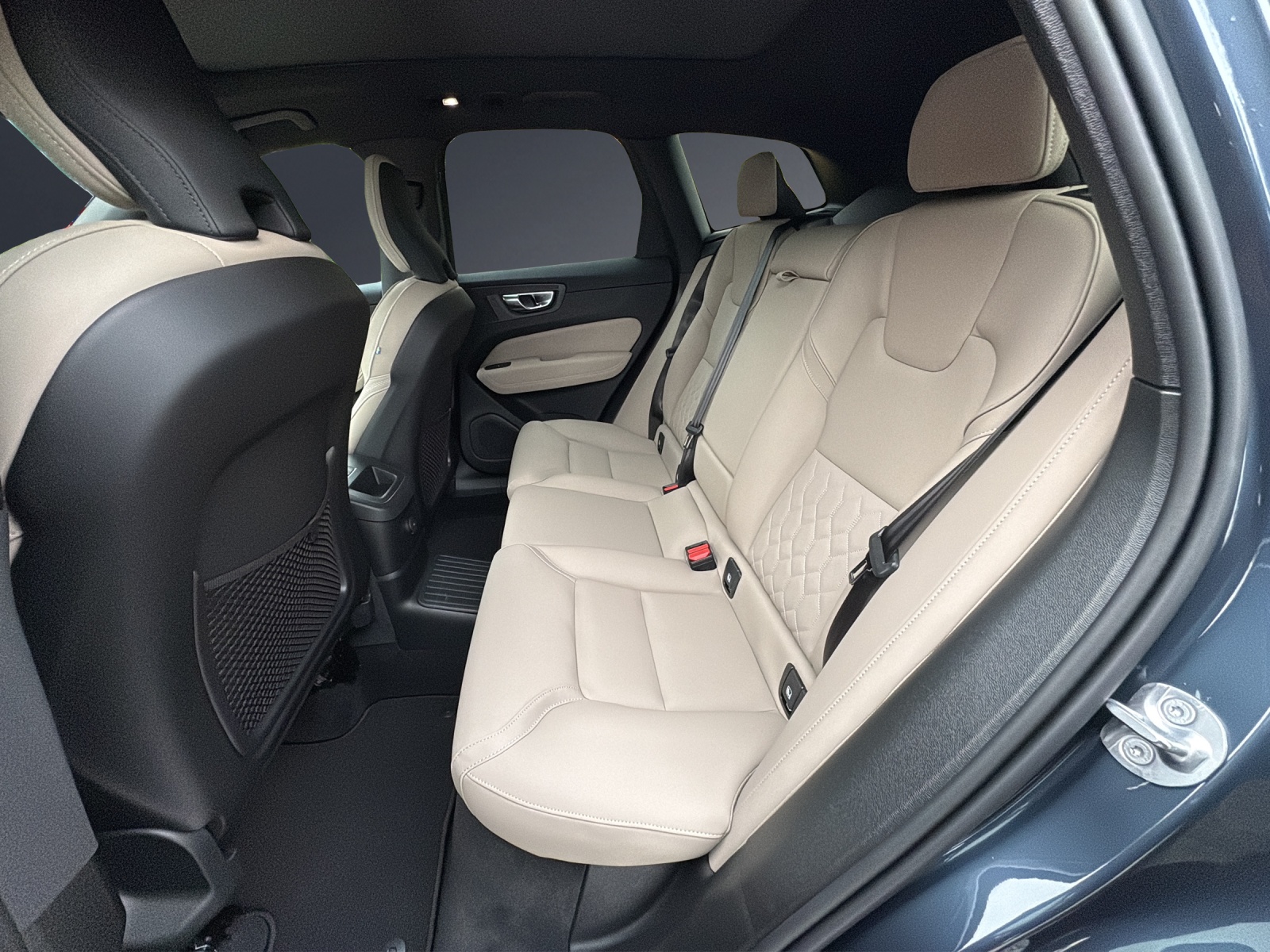 VOLVO XC60 T6 eAWD PluginHybrid Ultra Dark Geartronic-image-7