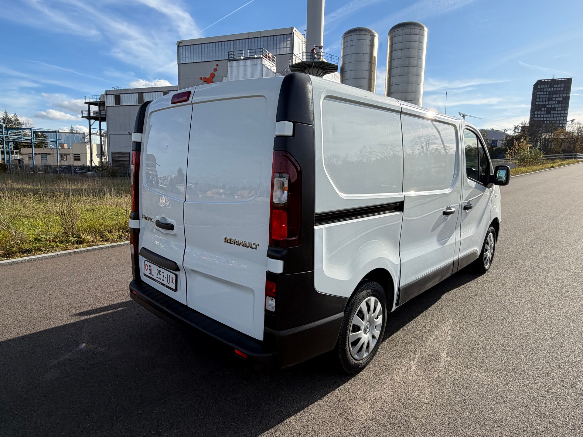 RENAULT Trafic 2.0 Energy dCi 120 3.0t Business L1H1-image-6