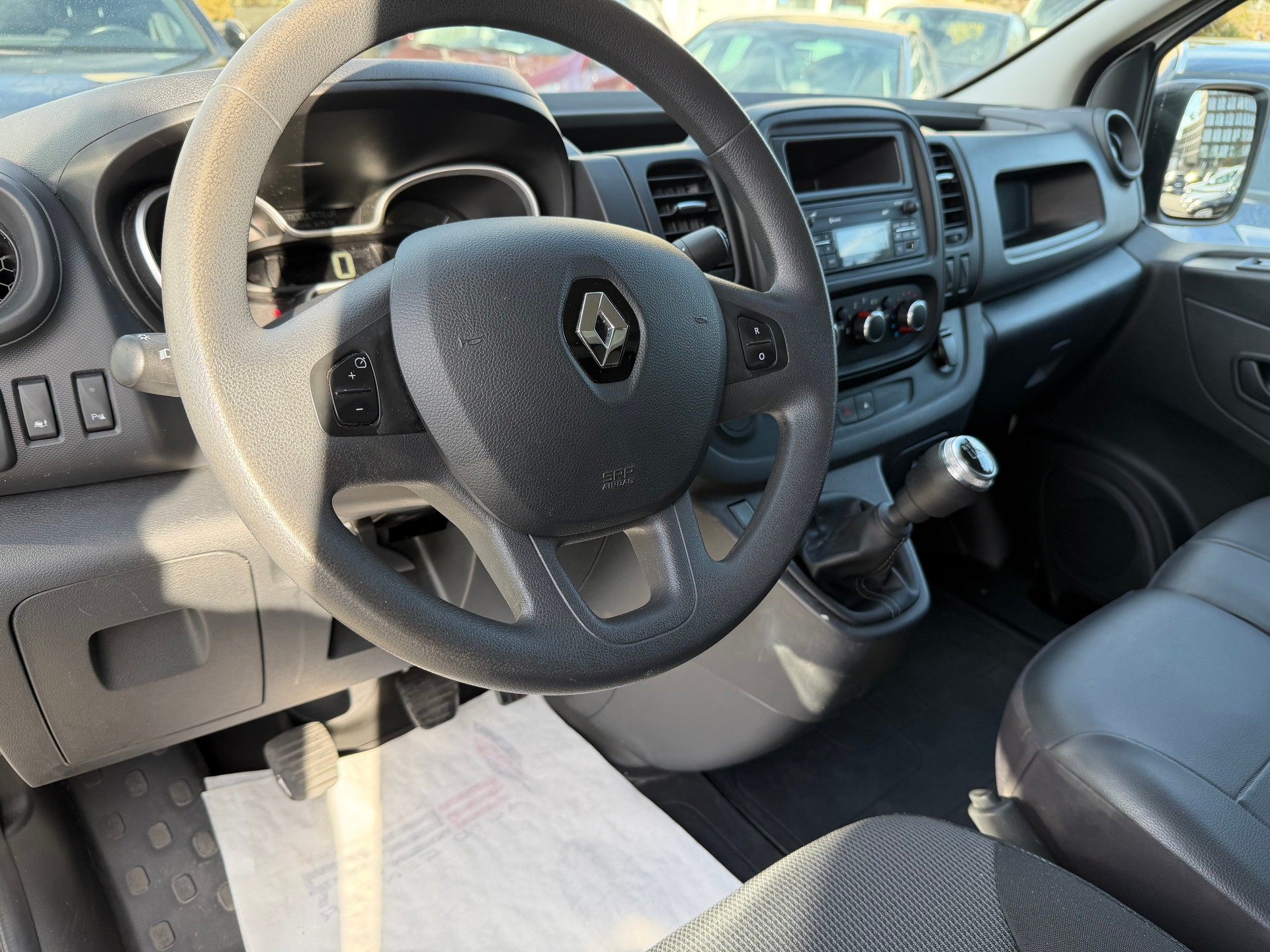 RENAULT Trafic 2.0 Energy dCi 120 3.0t Business L1H1-image-12
