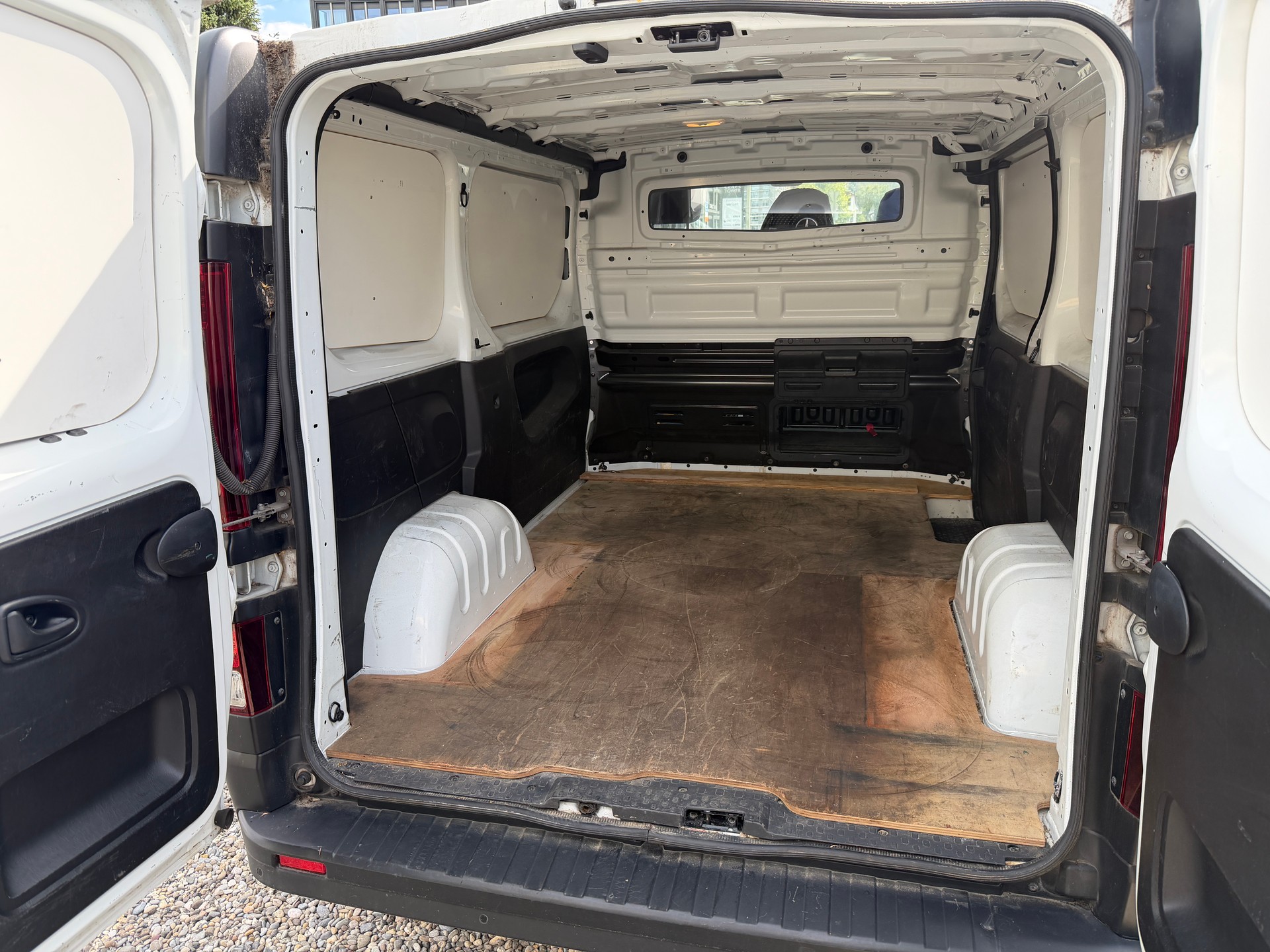 RENAULT Trafic 2.0 Energy dCi 120 3.0t Business L1H1-image-4