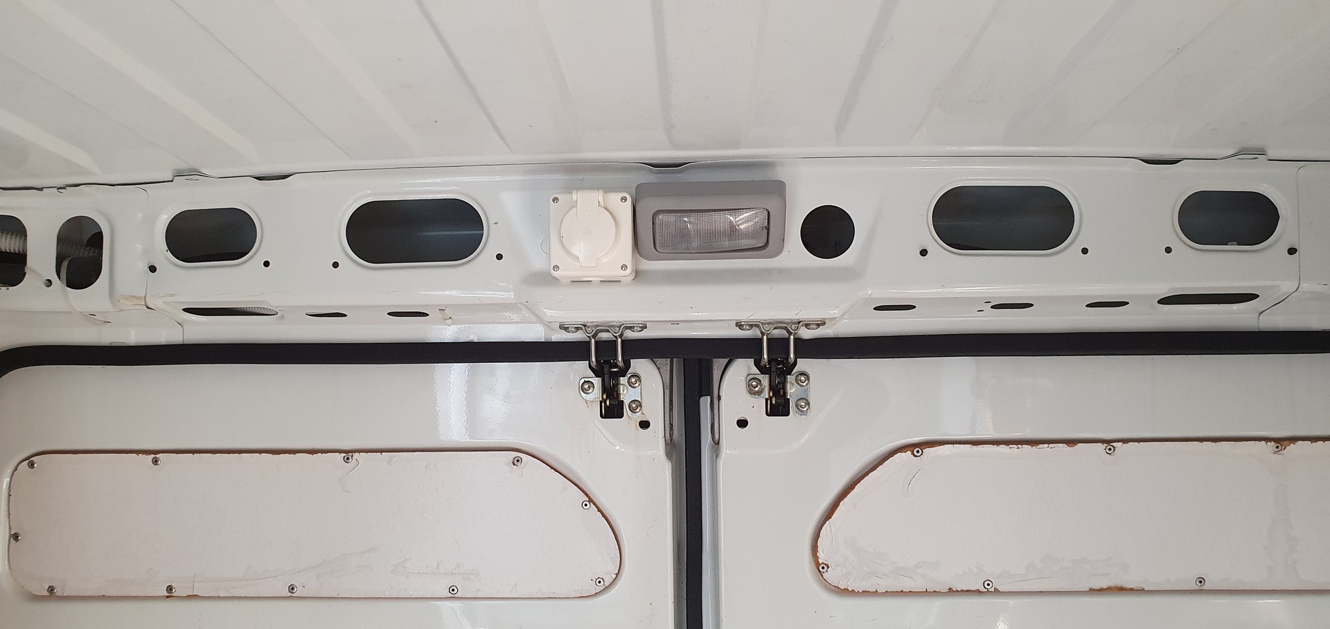 PEUGEOT Peugeot Boxer 335-160 FL2-image-12