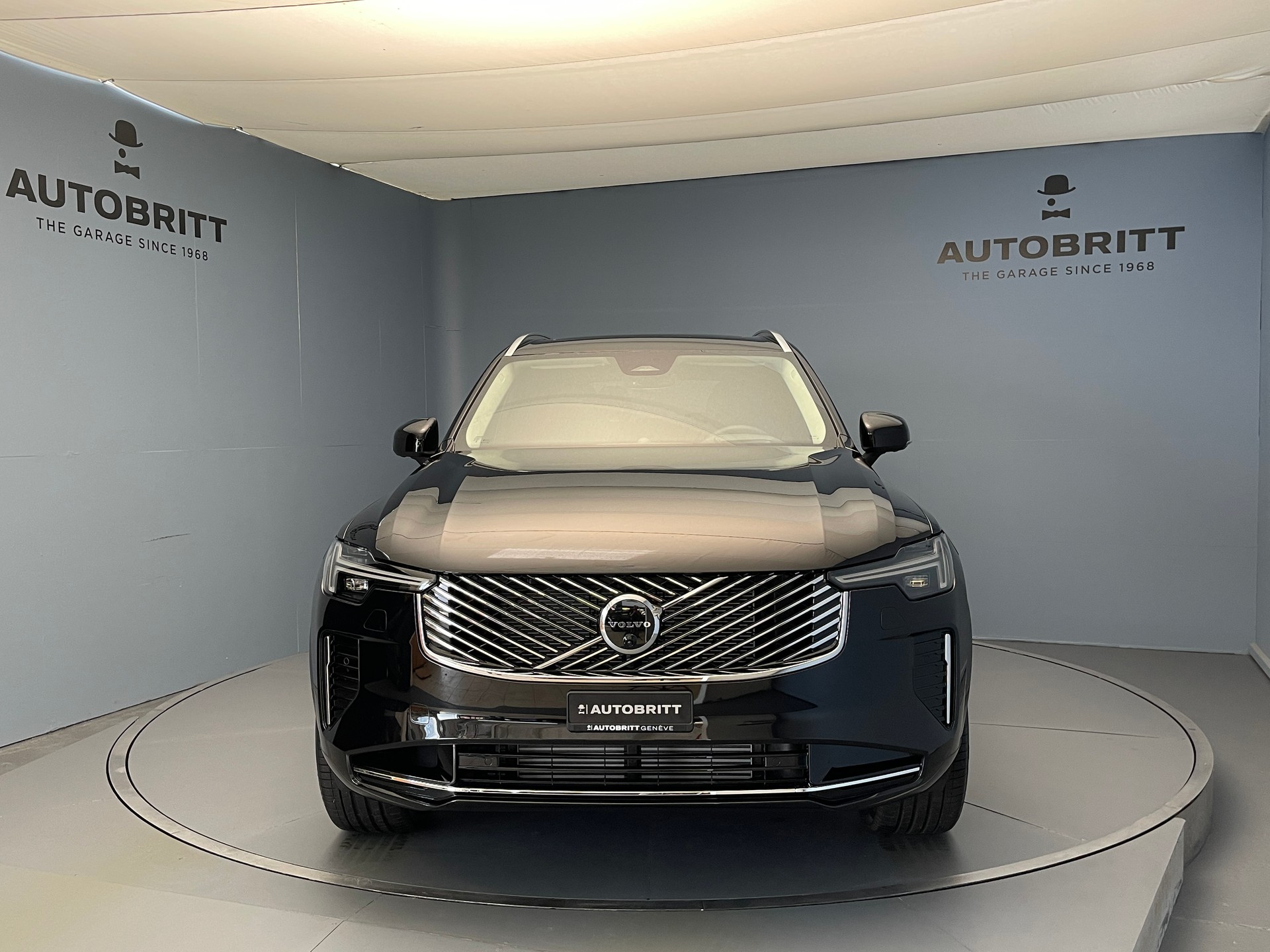 VOLVO XC90 2.0 T8 TE Ultra Bright eAWD-showroom-element-2