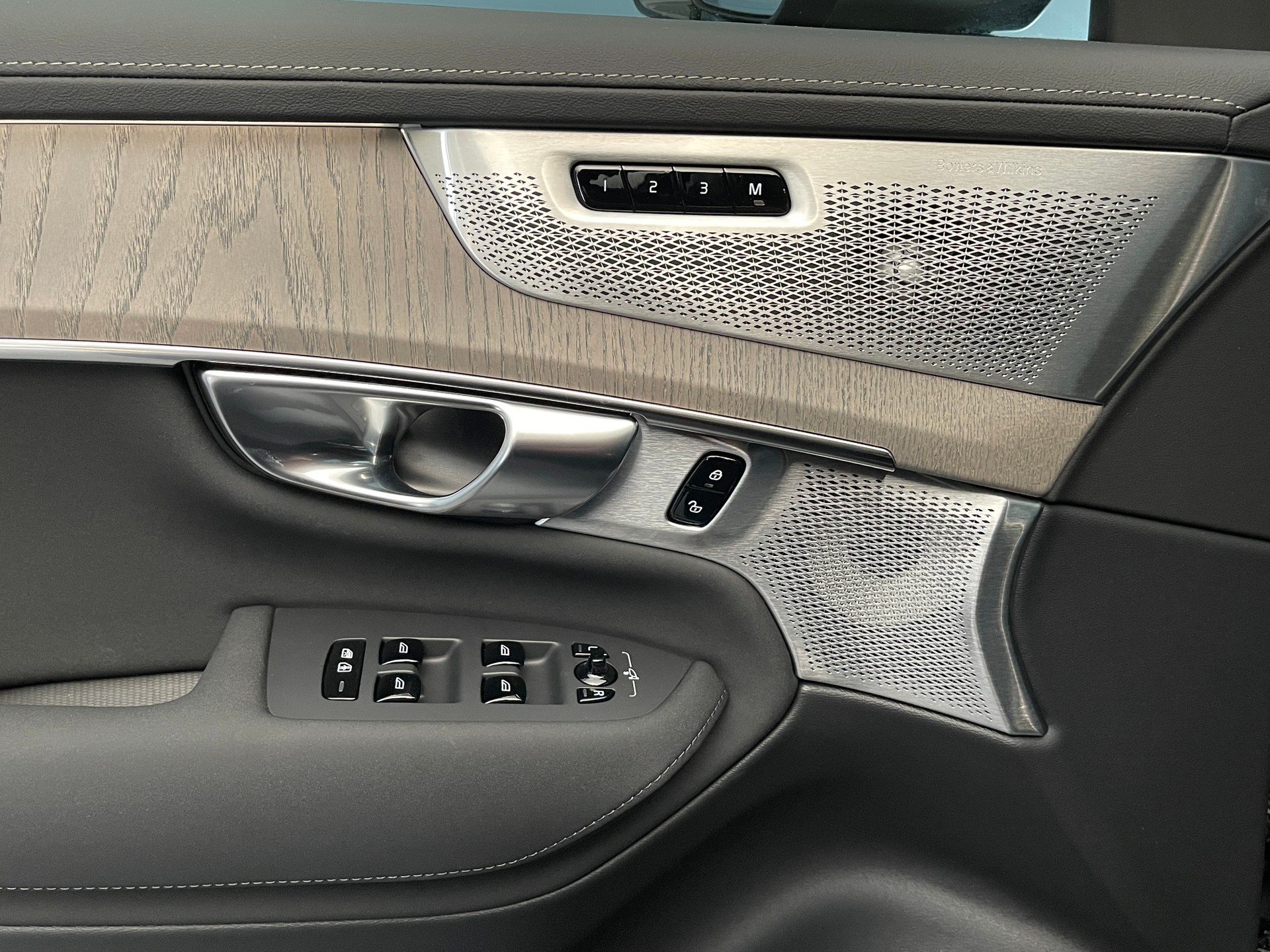 VOLVO XC90 2.0 T8 TE Ultra Bright eAWD-image-14