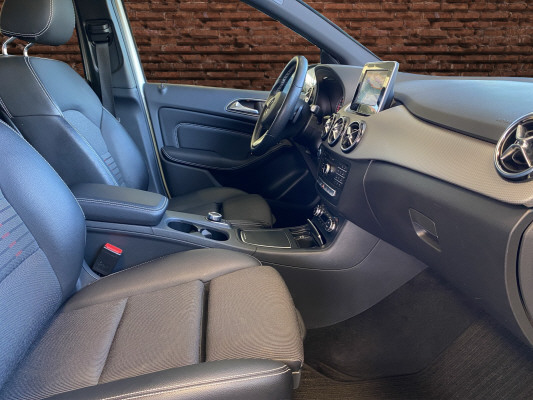 MERCEDES-BENZ B 200 Night Star-image-11