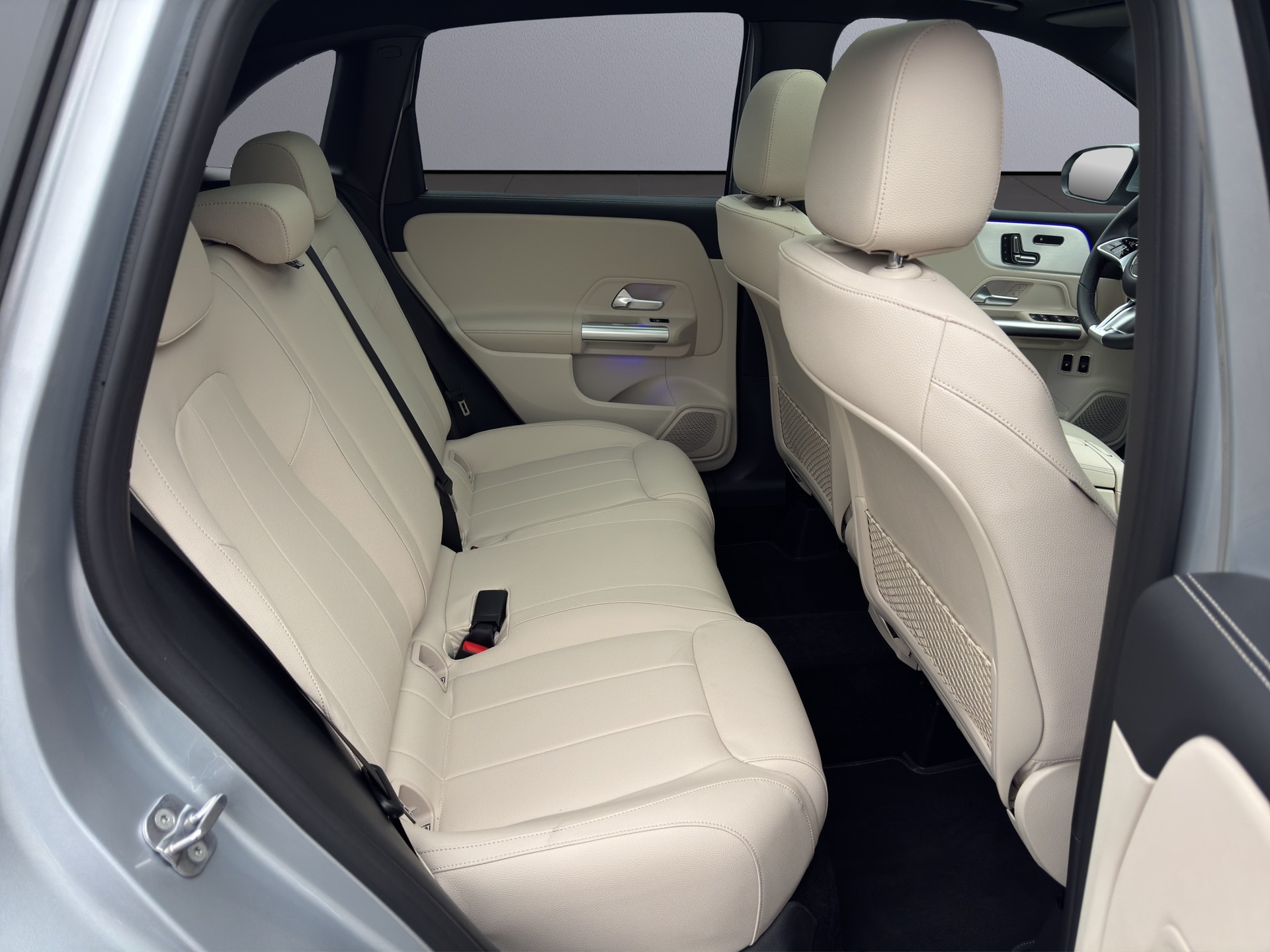 MERCEDES-BENZ B 250 e 8G-DCT-image-16