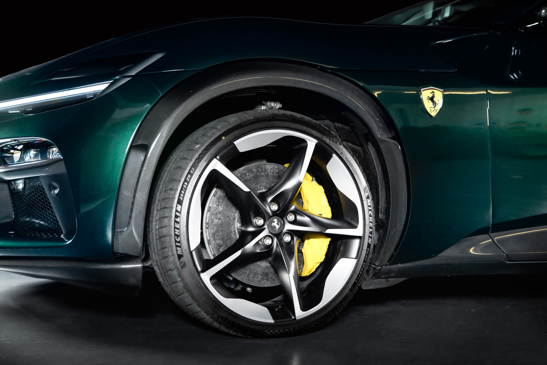 FERRARI Purosangue 6.5 V12 in Verde Zeltweg-image-5